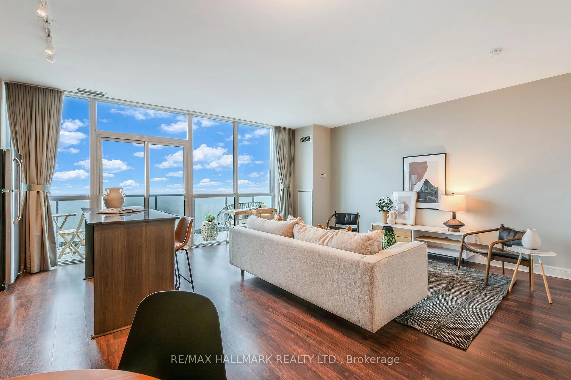 Photo 2 of Unit PH2, 35 Brian Peck Crescent, Toronto, Thorncliffe Park — HOMEH