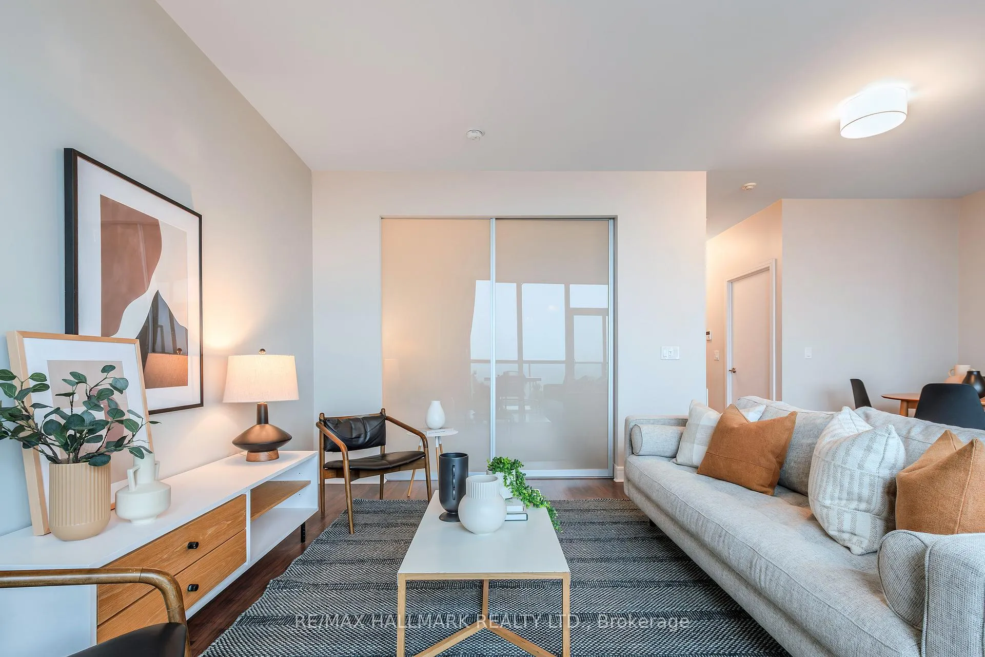Photo 4 of Unit PH2, 35 Brian Peck Crescent, Toronto, Thorncliffe Park — HOMEH