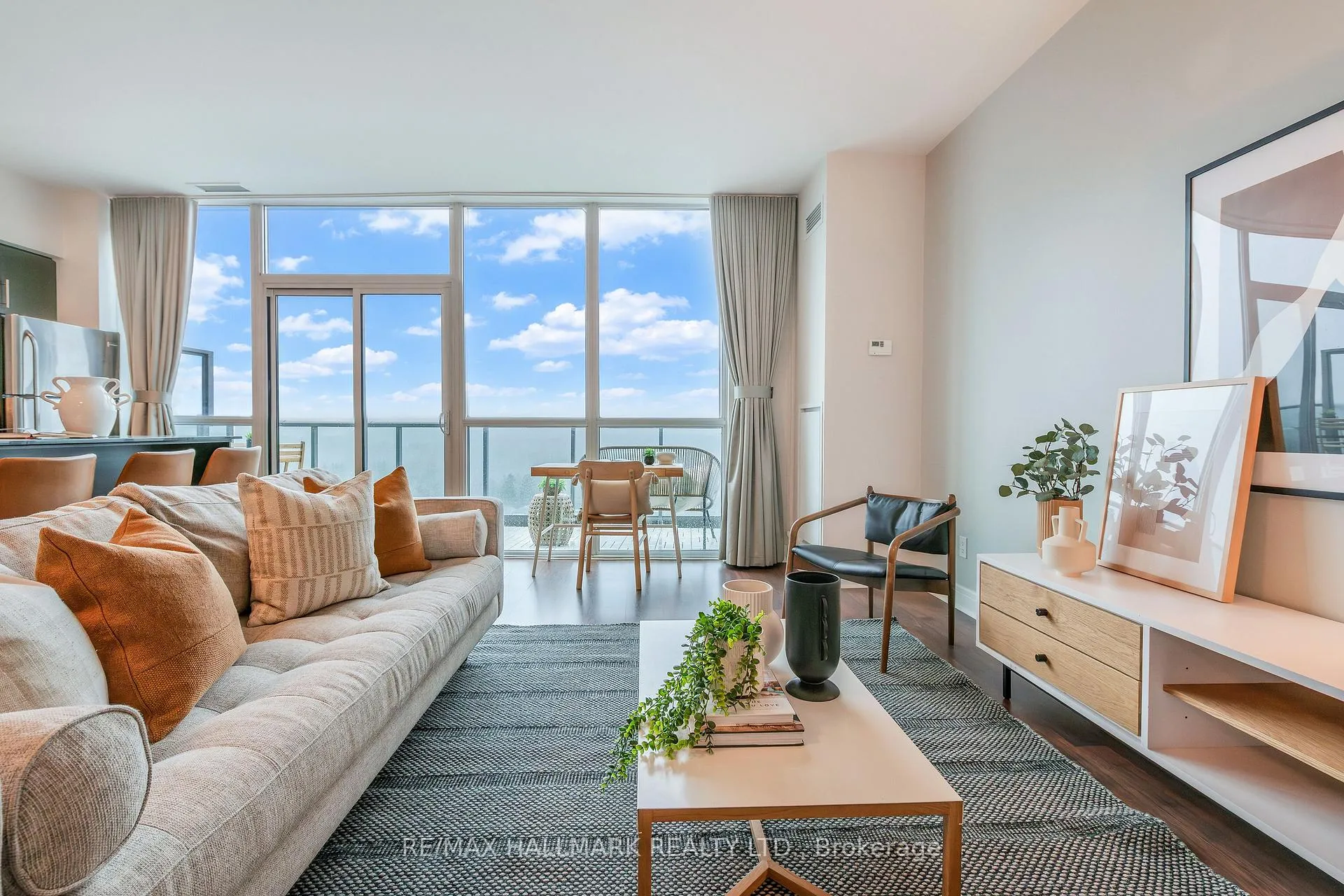 Photo 9 of Unit PH2, 35 Brian Peck Crescent, Toronto, Thorncliffe Park — HOMEH