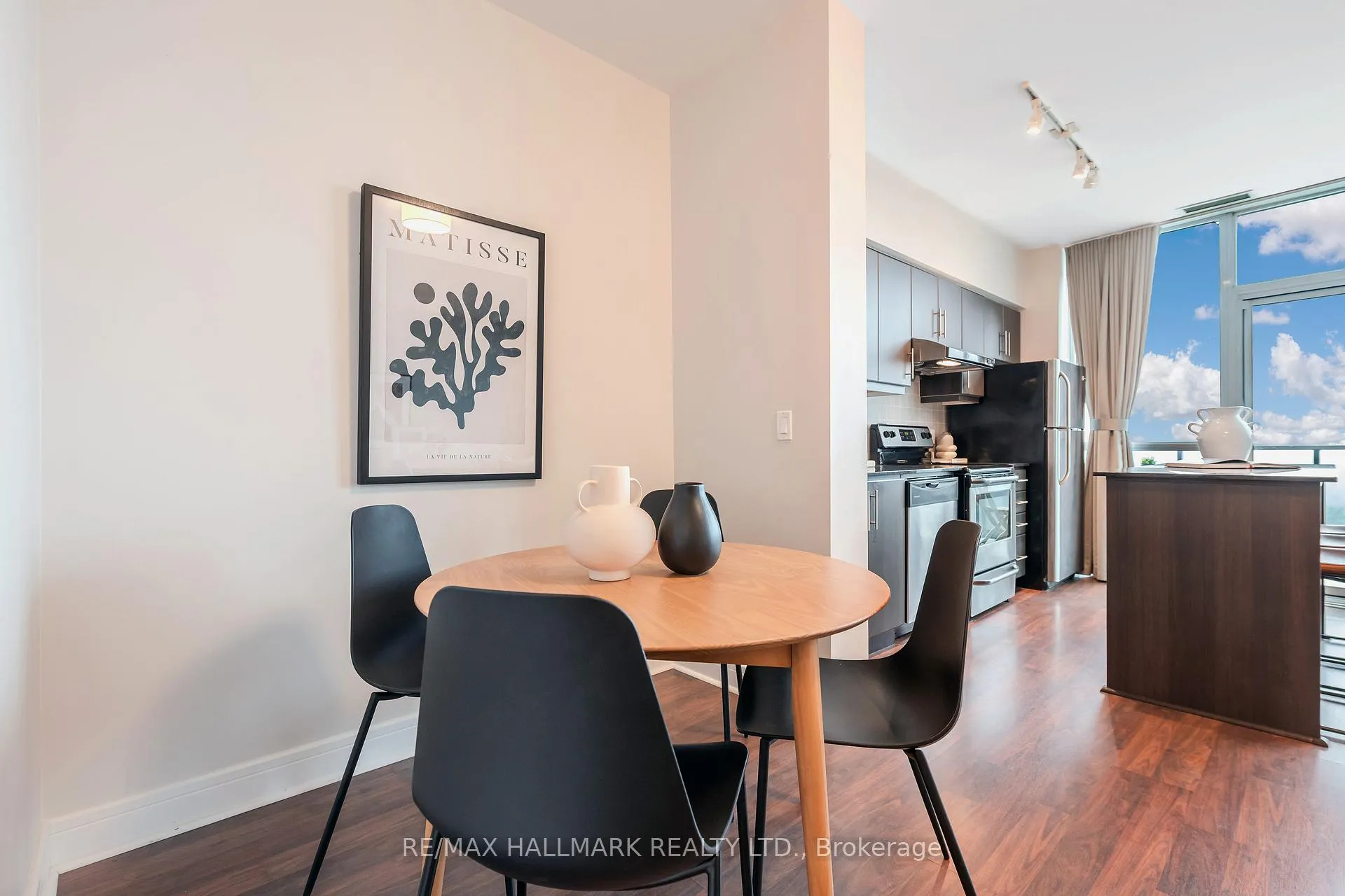 Photo 15 of Unit PH2, 35 Brian Peck Crescent, Toronto, Thorncliffe Park — HOMEH