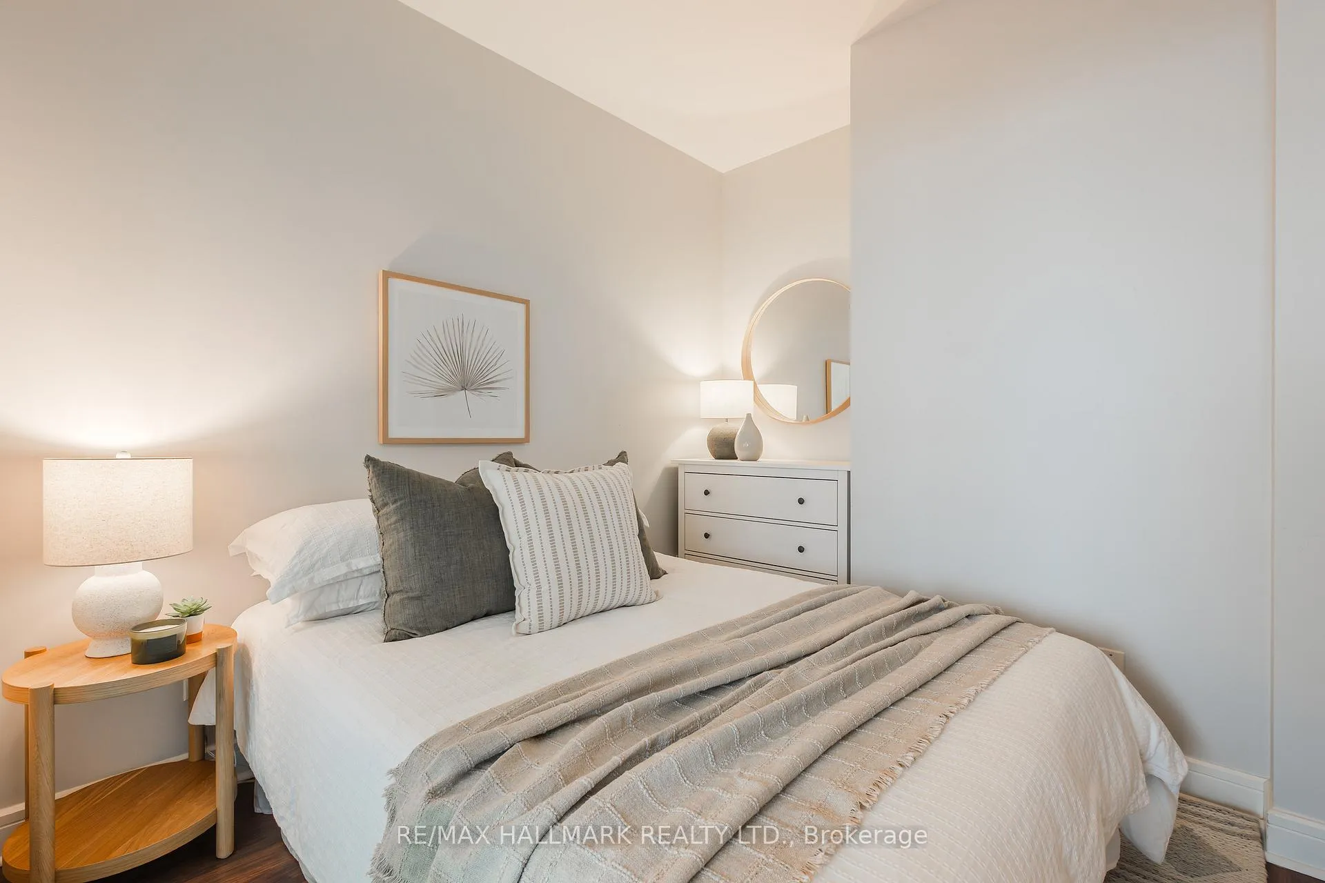 Photo 17 of Unit PH2, 35 Brian Peck Crescent, Toronto, Thorncliffe Park — HOMEH