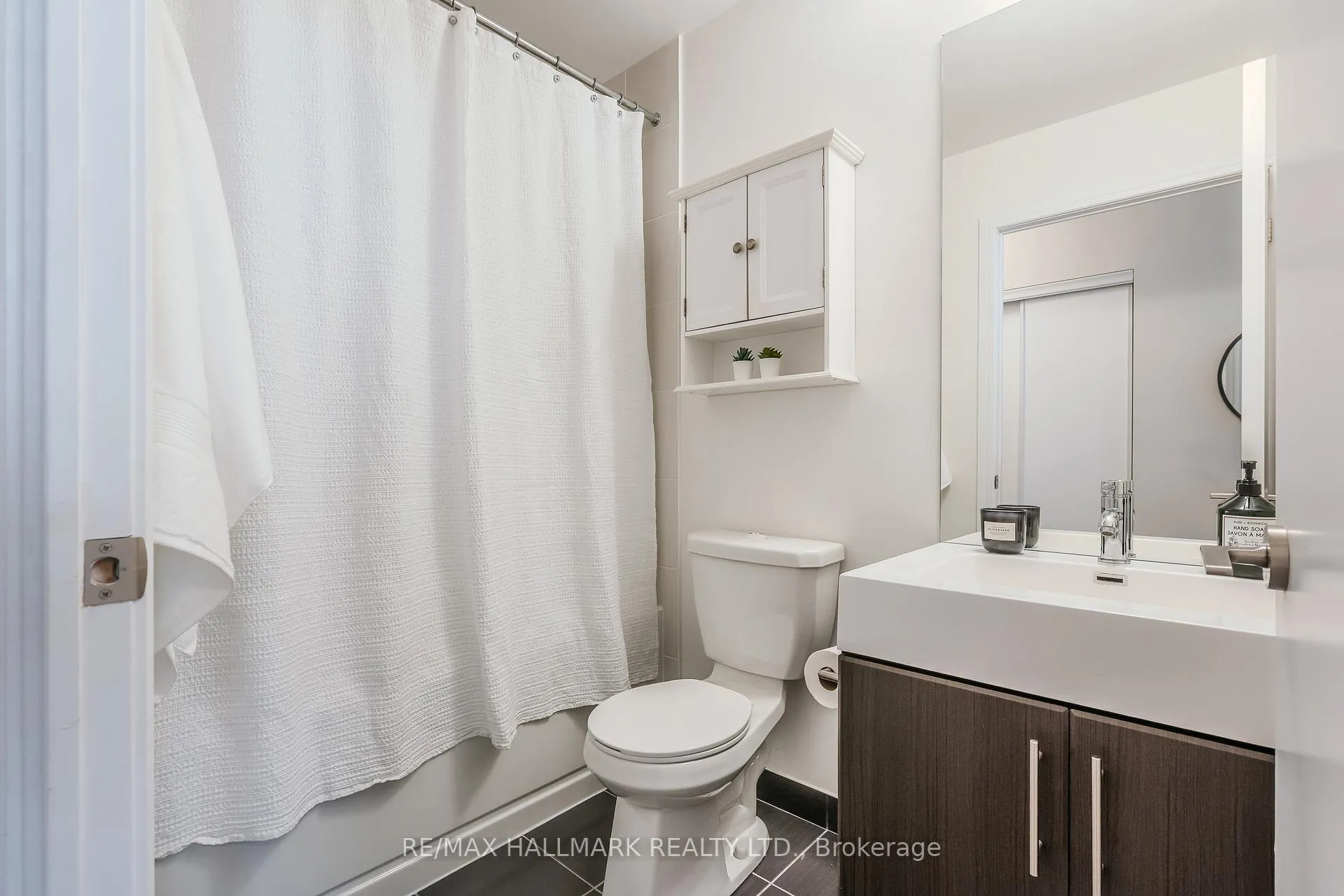 Photo 19 of Unit PH2, 35 Brian Peck Crescent, Toronto, Thorncliffe Park — HOMEH
