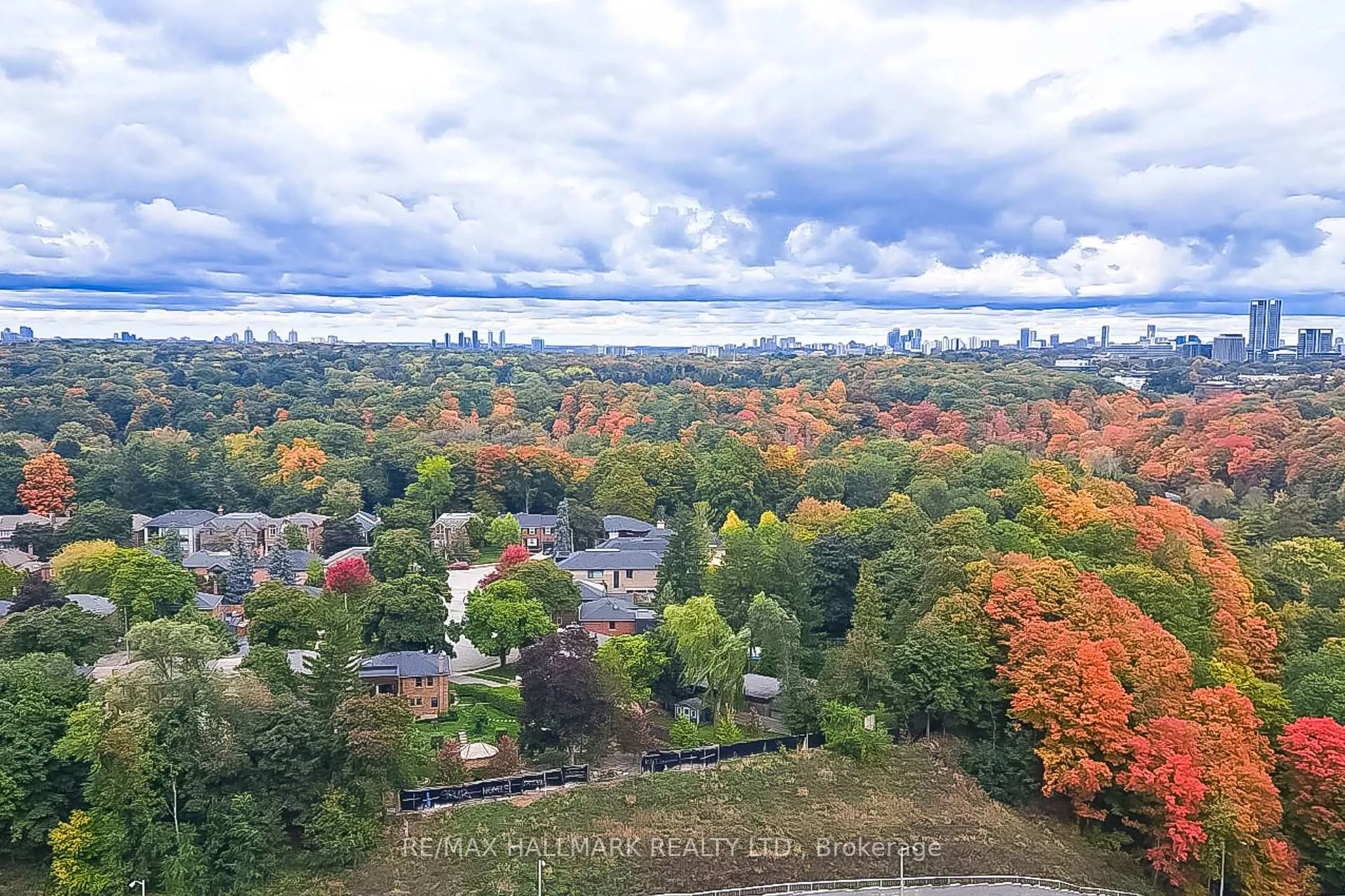 Photo 24 of Unit PH2, 35 Brian Peck Crescent, Toronto, Thorncliffe Park — HOMEH