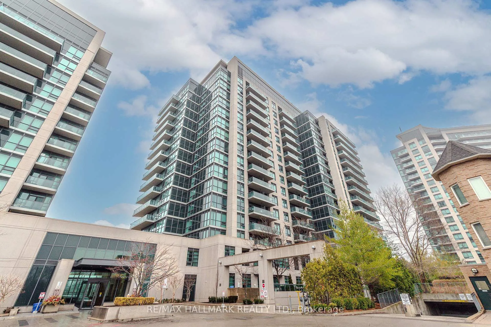 Photo 34 of Unit PH2, 35 Brian Peck Crescent, Toronto, Thorncliffe Park — HOMEH