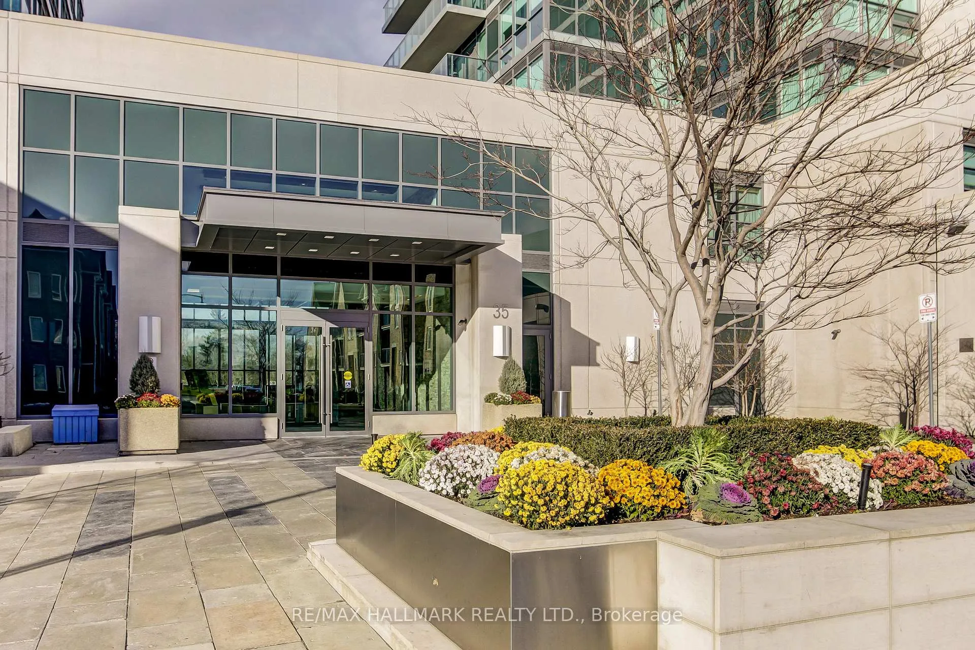 Photo 35 of Unit PH2, 35 Brian Peck Crescent, Toronto, Thorncliffe Park — HOMEH