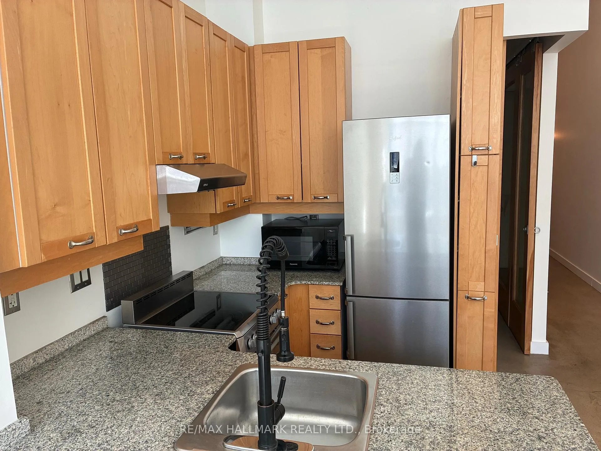 Photo 3 of Unit 404, 135 Dalhousie Street, Toronto, Church-Yonge Corridor — HOMEH