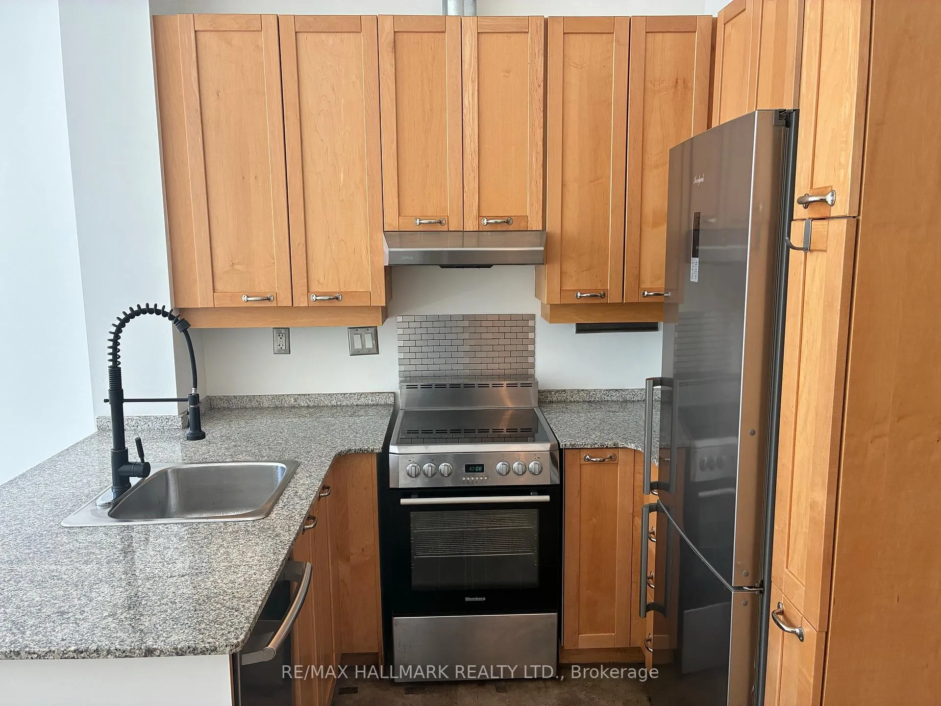 Photo 8 of Unit 404, 135 Dalhousie Street, Toronto, Church-Yonge Corridor — HOMEH