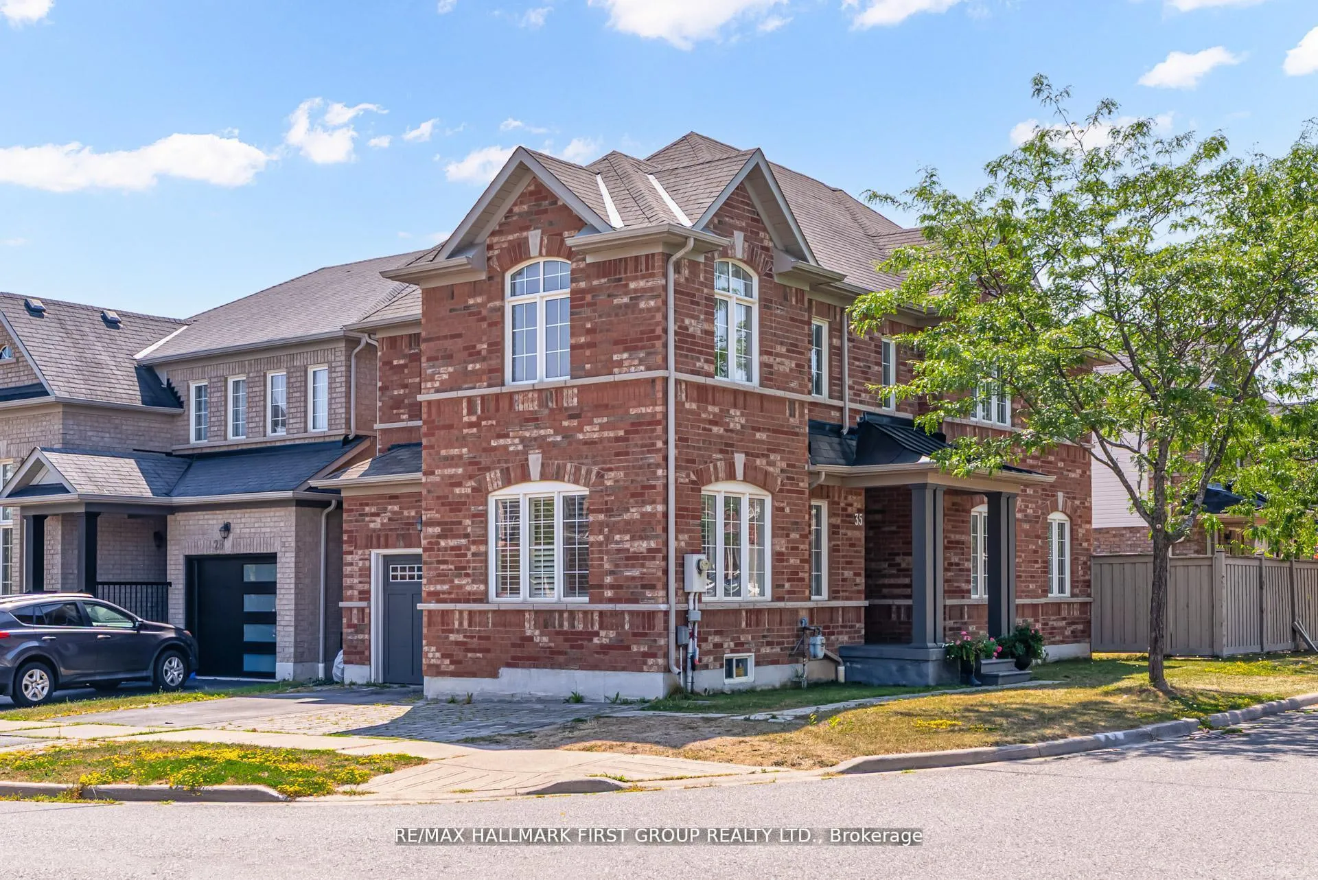 Photo 3 of 35 Elliottglen Drive, Ajax, Northeast Ajax — HOMEH