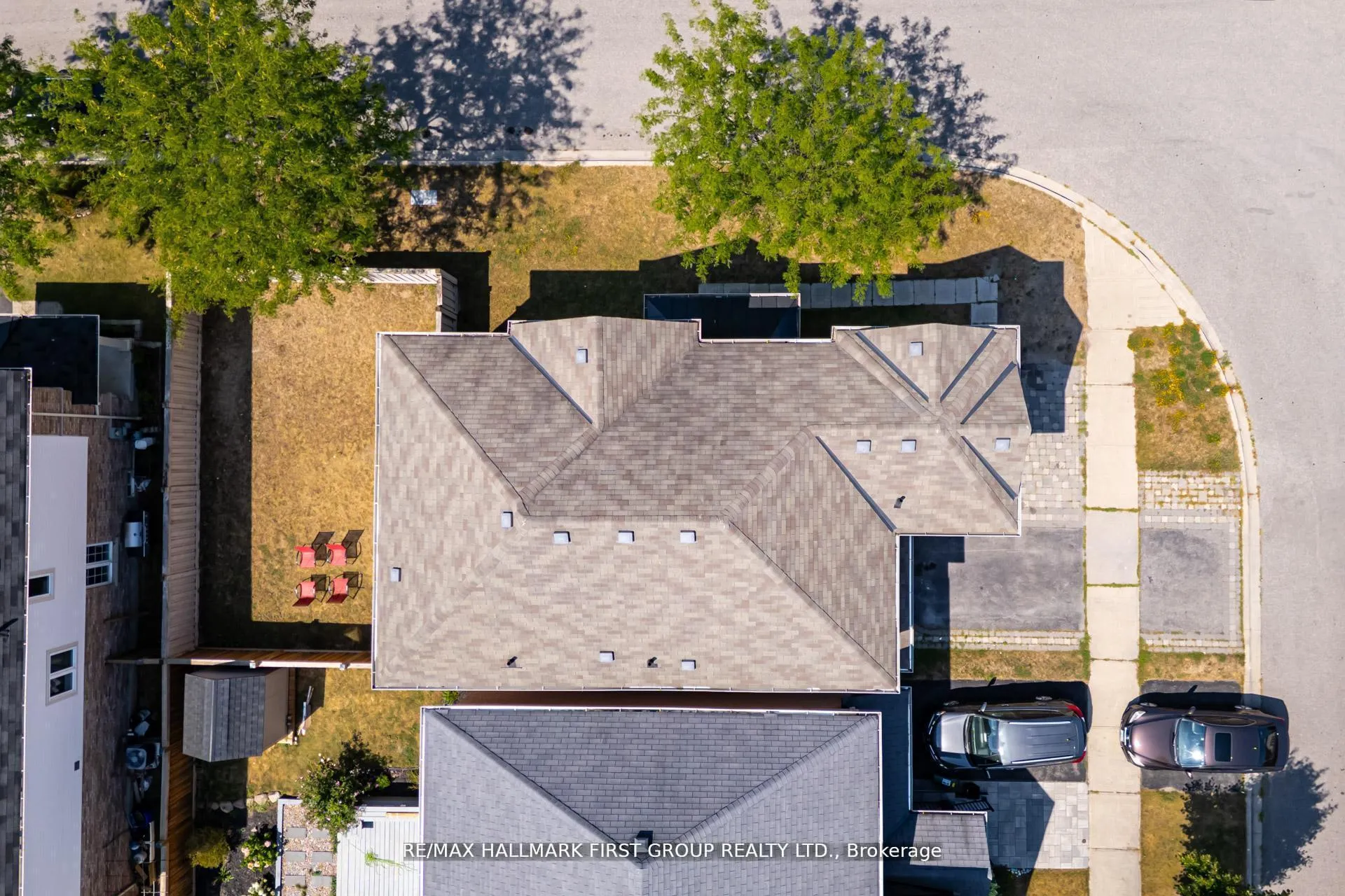 Photo 4 of 35 Elliottglen Drive, Ajax, Northeast Ajax — HOMEH