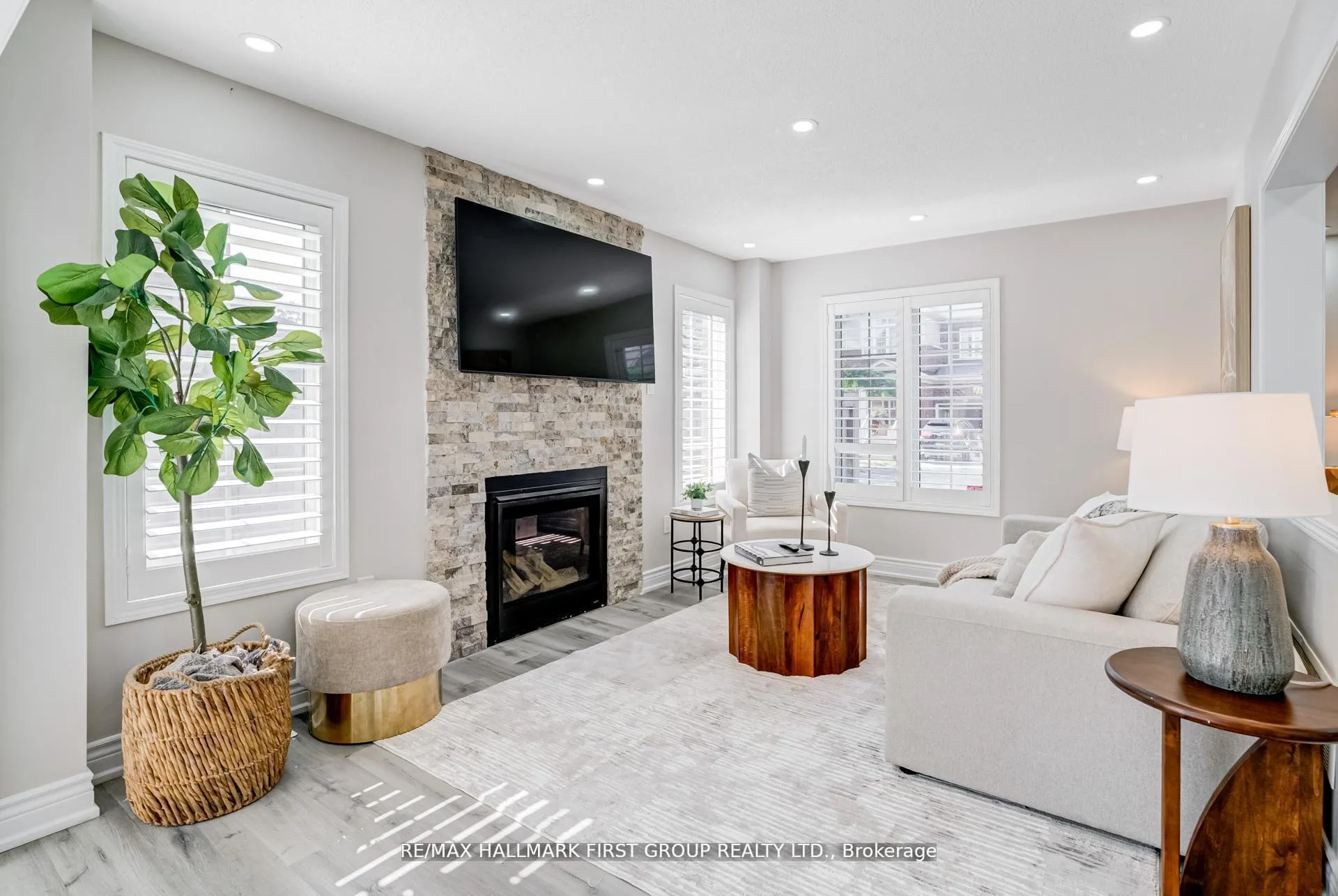 Photo 14 of 35 Elliottglen Drive, Ajax, Northeast Ajax — HOMEH