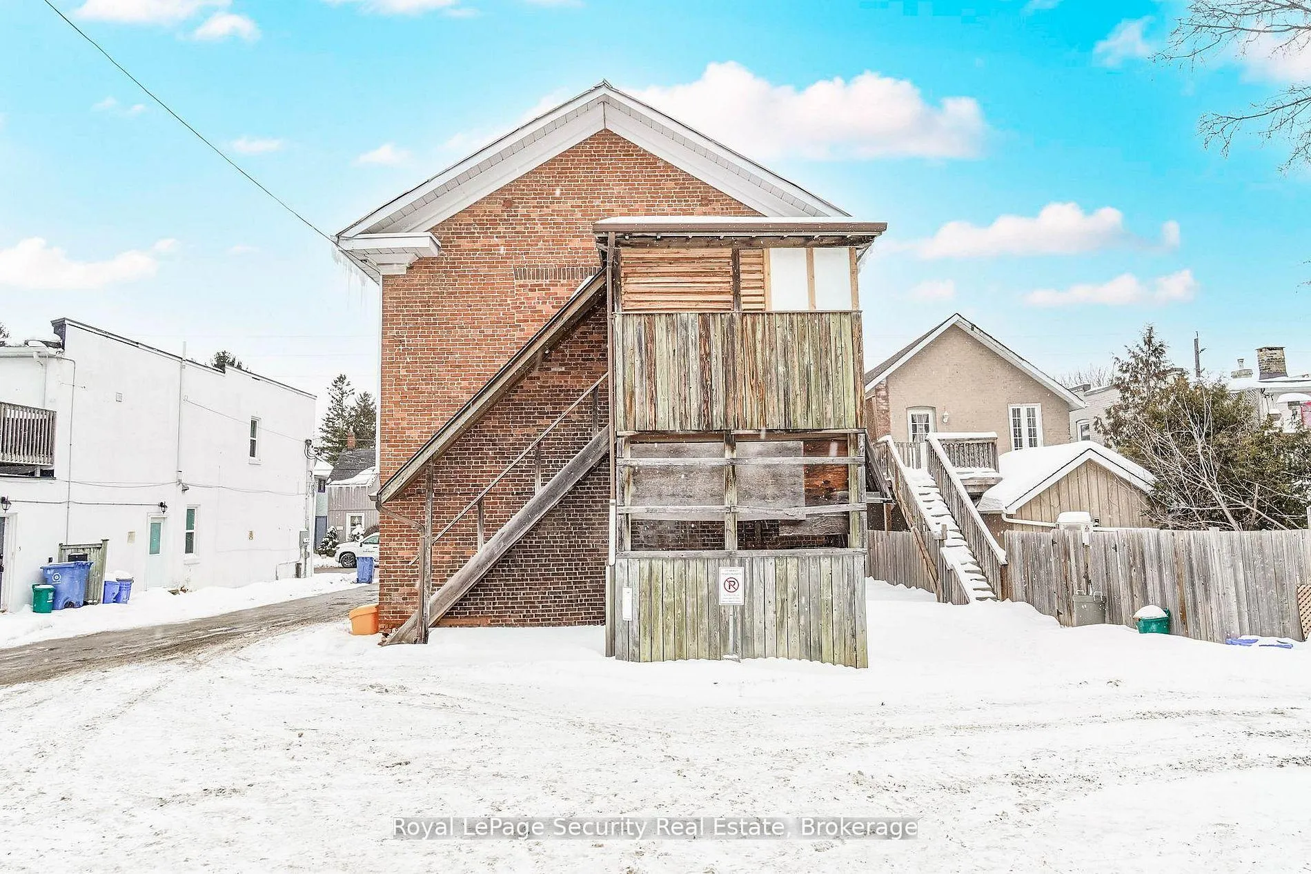 Photo 3 of 272 Main Street, King, Schomberg — HOMEH