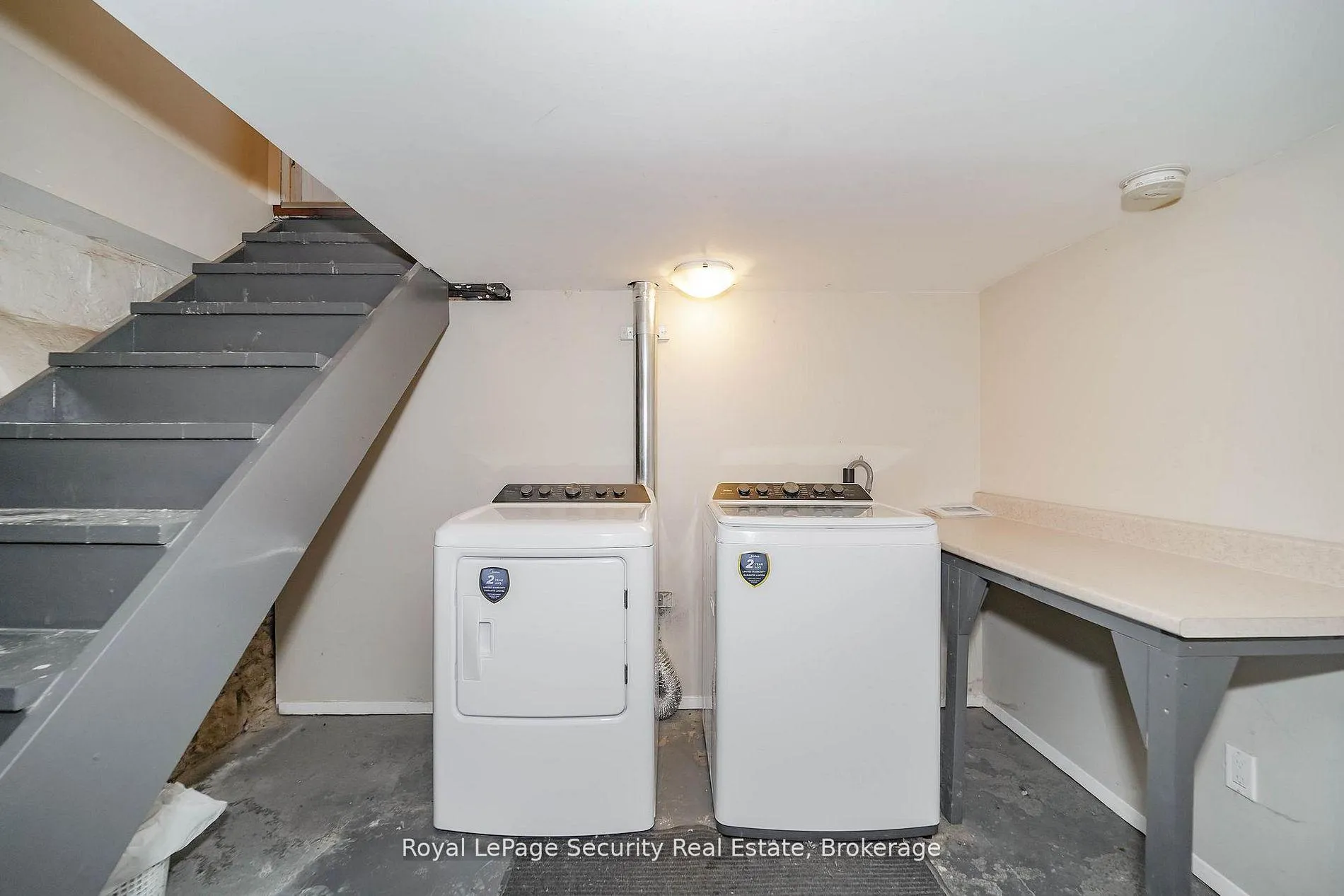 Photo 19 of 272 Main Street, King, Schomberg — HOMEH