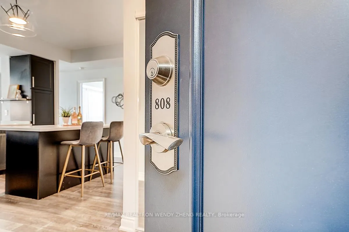Photo 4 of Unit 808, 38 Cedarland Drive, Markham, Unionville — HOMEH