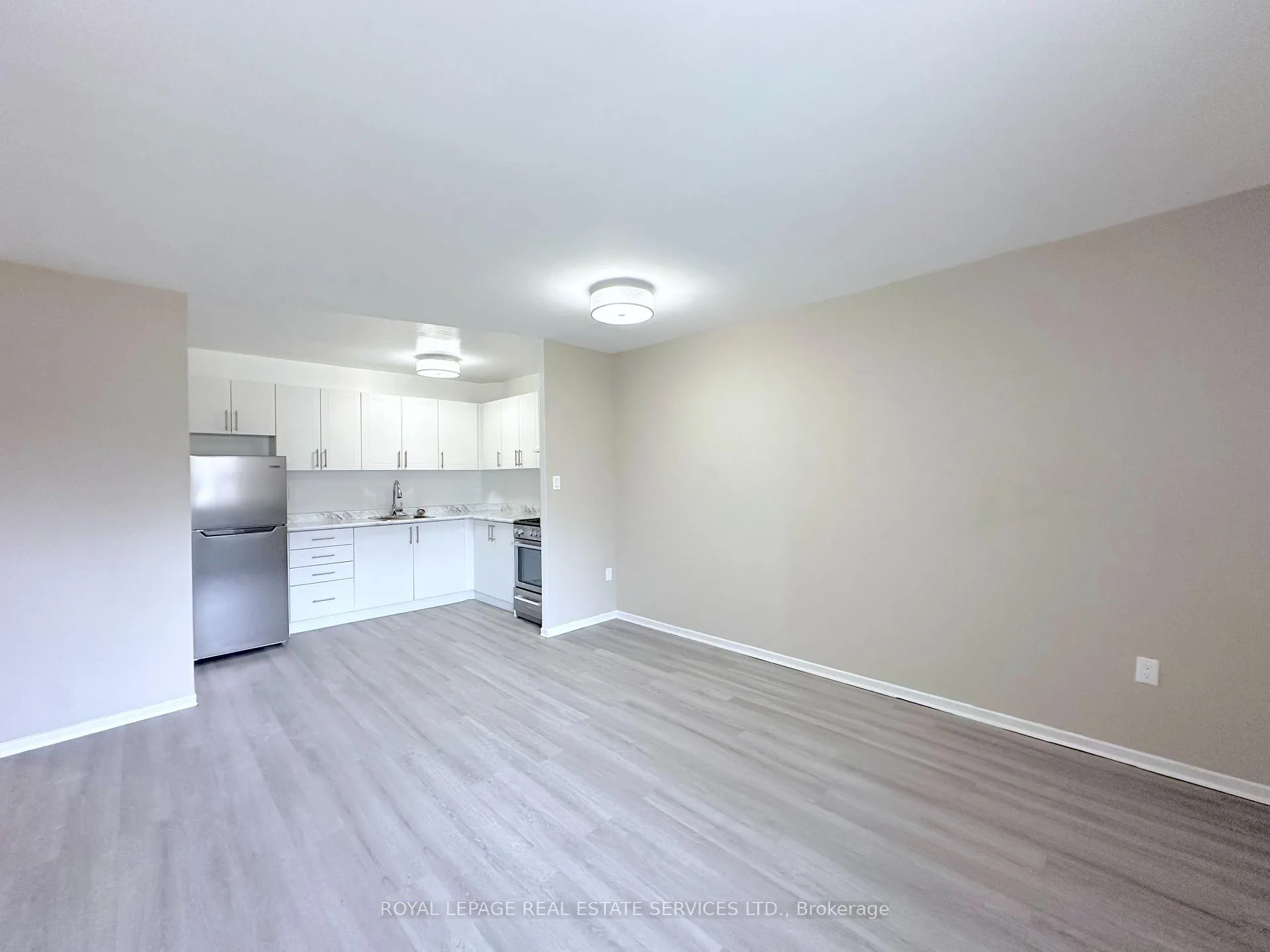 Photo 3 of Unit 103, 32 Carluke Crescent, North York, St. Andrew-Windfields — HOMEH