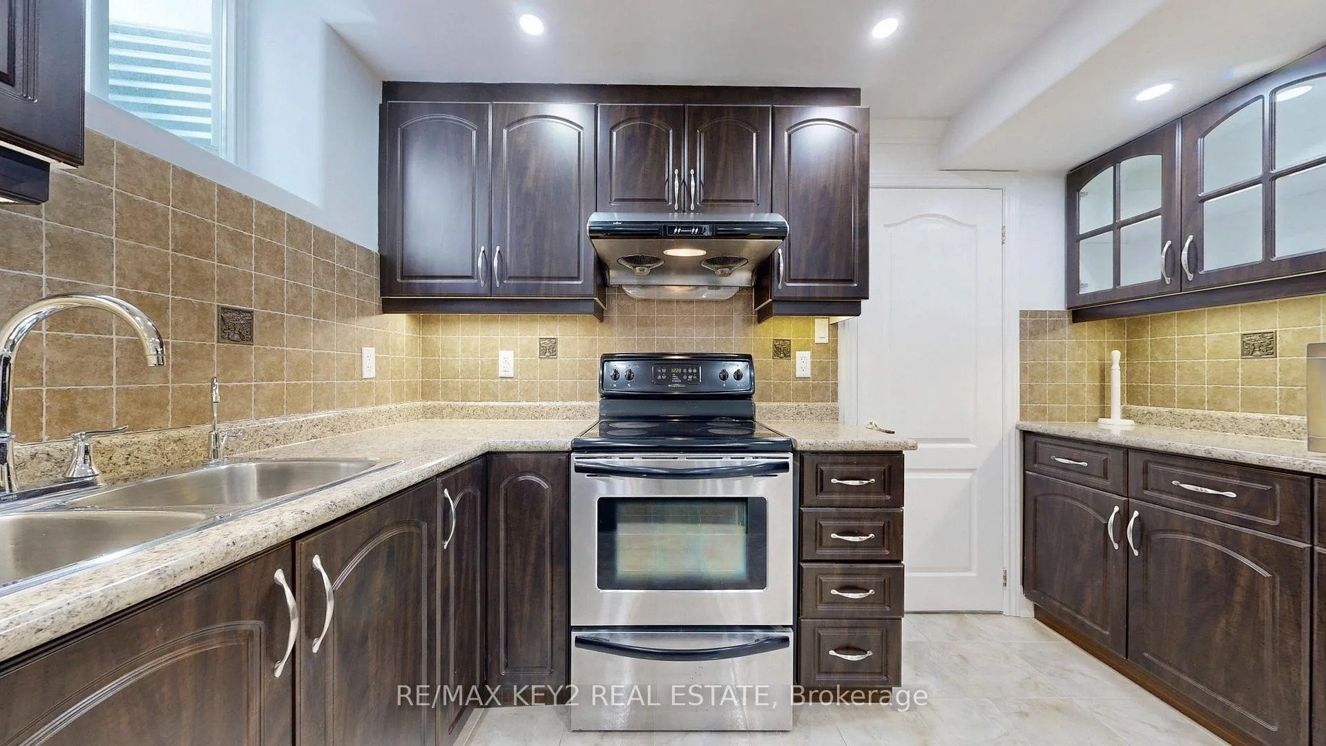 Photo 5 of Unit BSMT, 54 Oakford Drive, Markham, Cachet — HOMEH