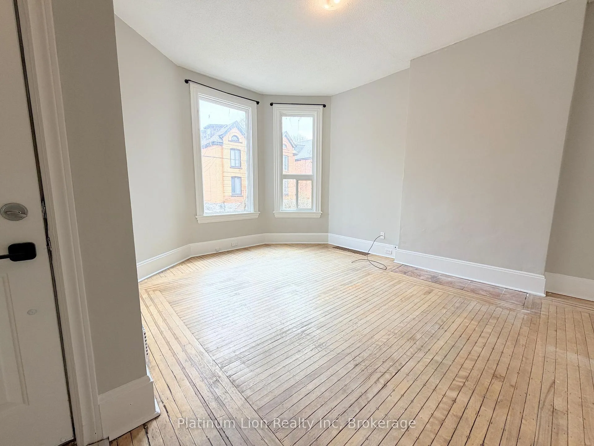 Photo 3 of Unit 1, 92 Grant Avenue, Hamilton, Stinson — HOMEH