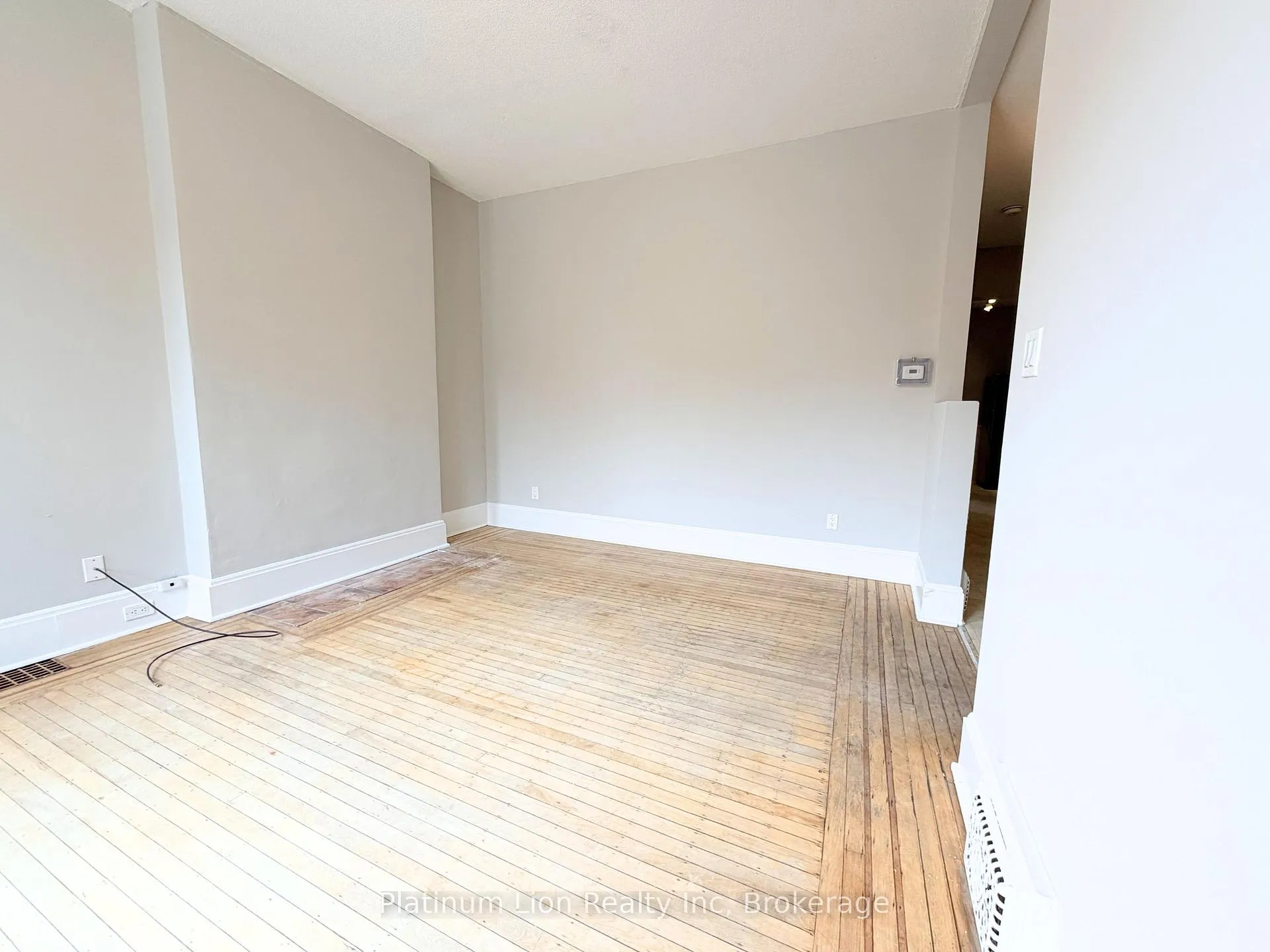 Photo 4 of Unit 1, 92 Grant Avenue, Hamilton, Stinson — HOMEH