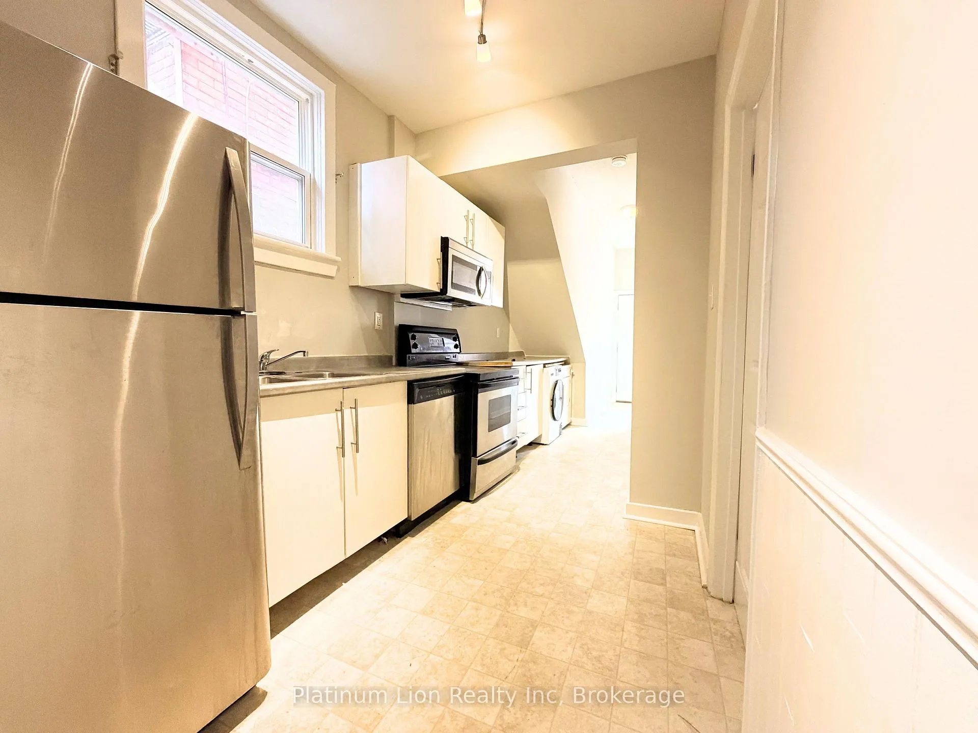Photo 7 of Unit 1, 92 Grant Avenue, Hamilton, Stinson — HOMEH
