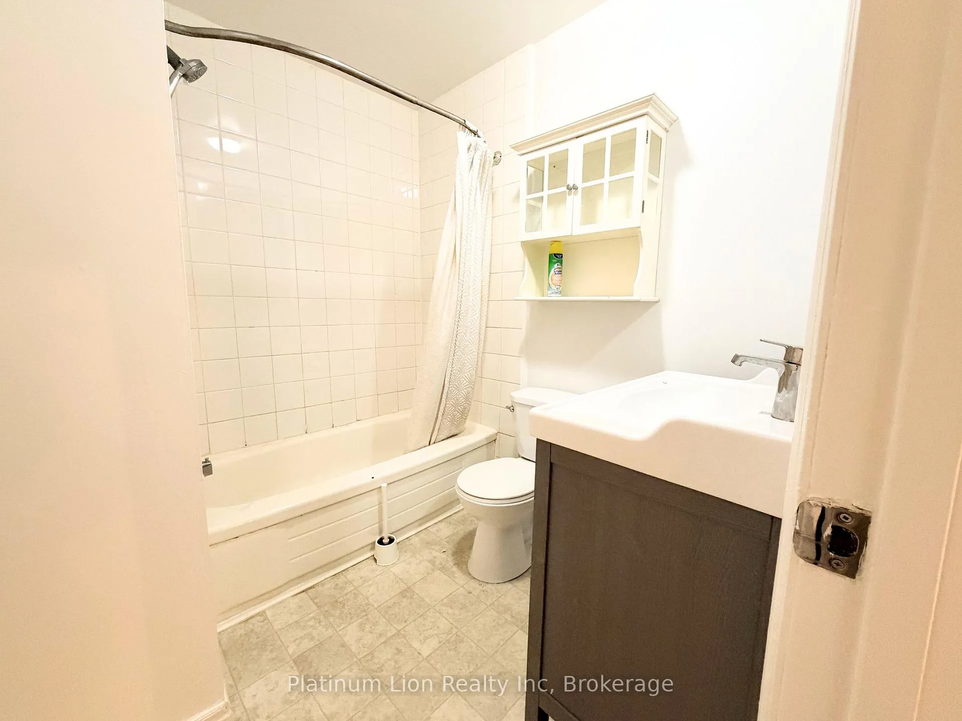 Photo 12 of Unit 1, 92 Grant Avenue, Hamilton, Stinson — HOMEH