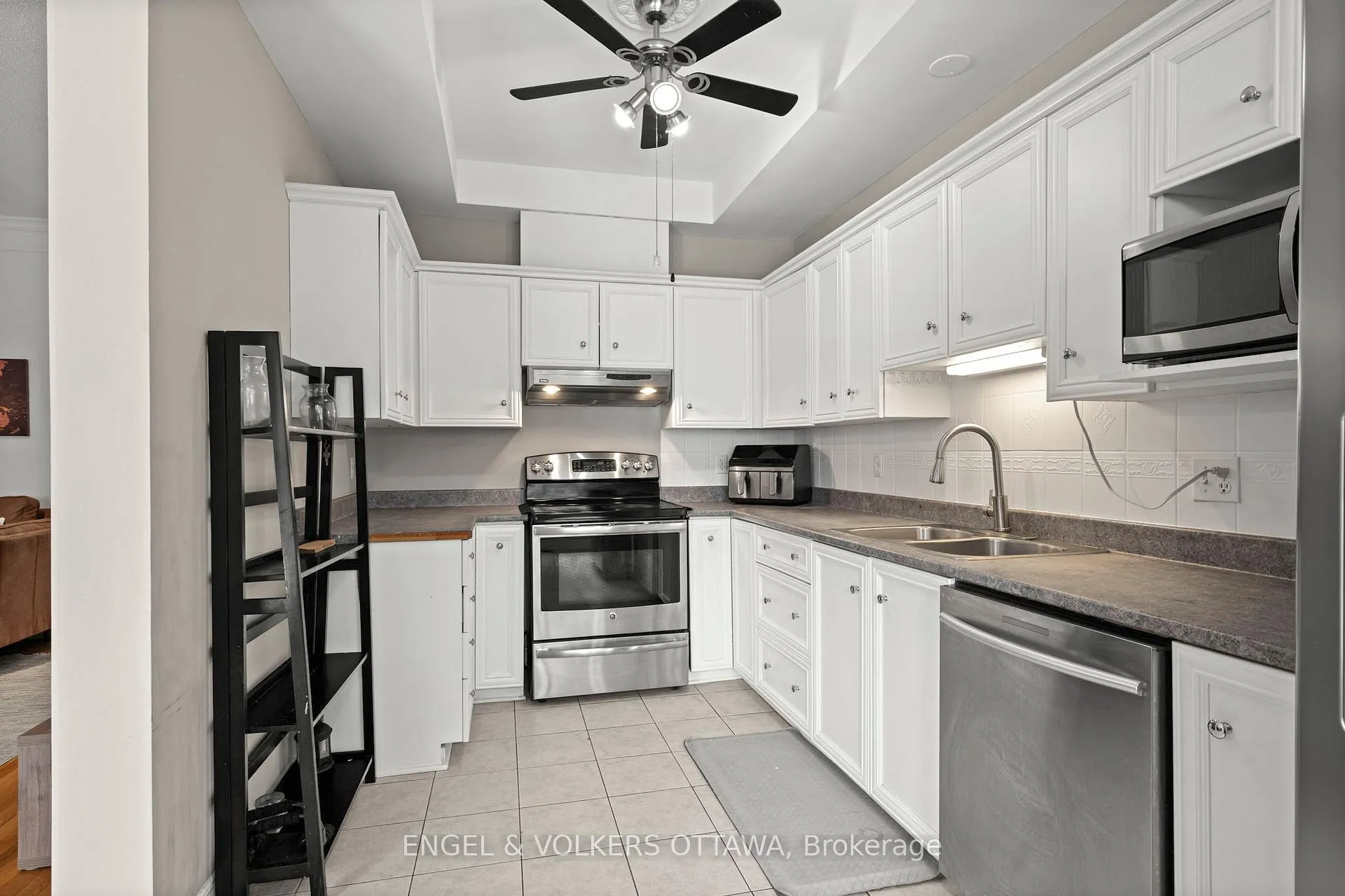 Photo 13 of 37 Laumann Court, Ottawa, Stittsville (Central) — HOMEH