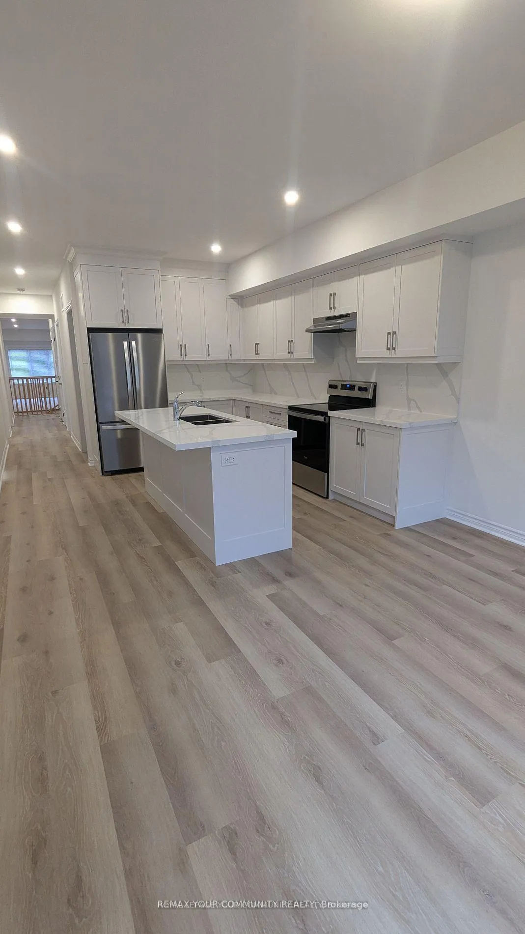 Photo 3 of Unit 2nd Floor, 9 Biscayne Boulevard, Georgina, Keswick South — HOMEH