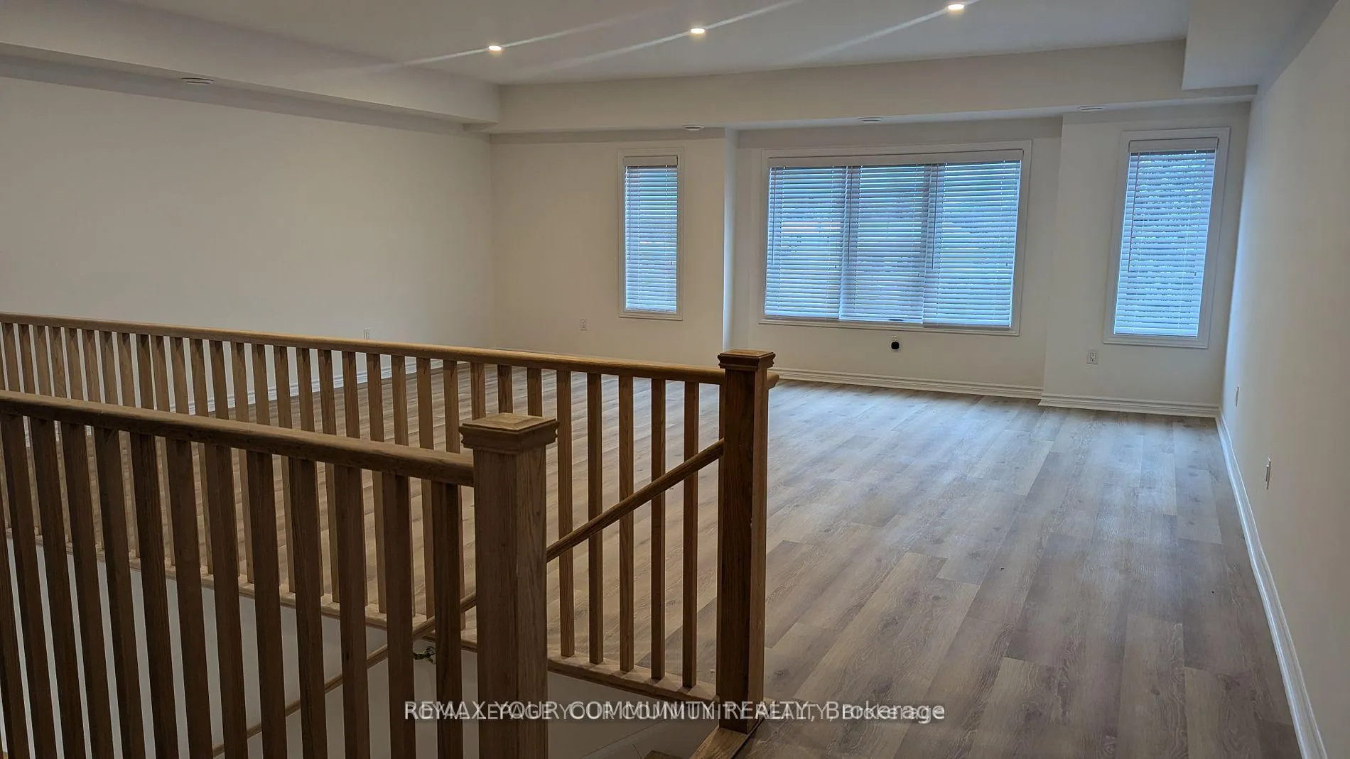 Photo 5 of Unit 2nd Floor, 9 Biscayne Boulevard, Georgina, Keswick South — HOMEH