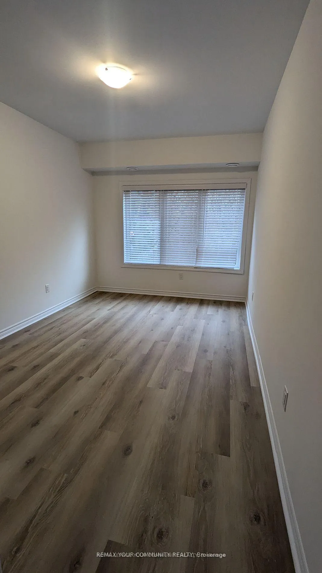 Photo 6 of Unit 2nd Floor, 9 Biscayne Boulevard, Georgina, Keswick South — HOMEH