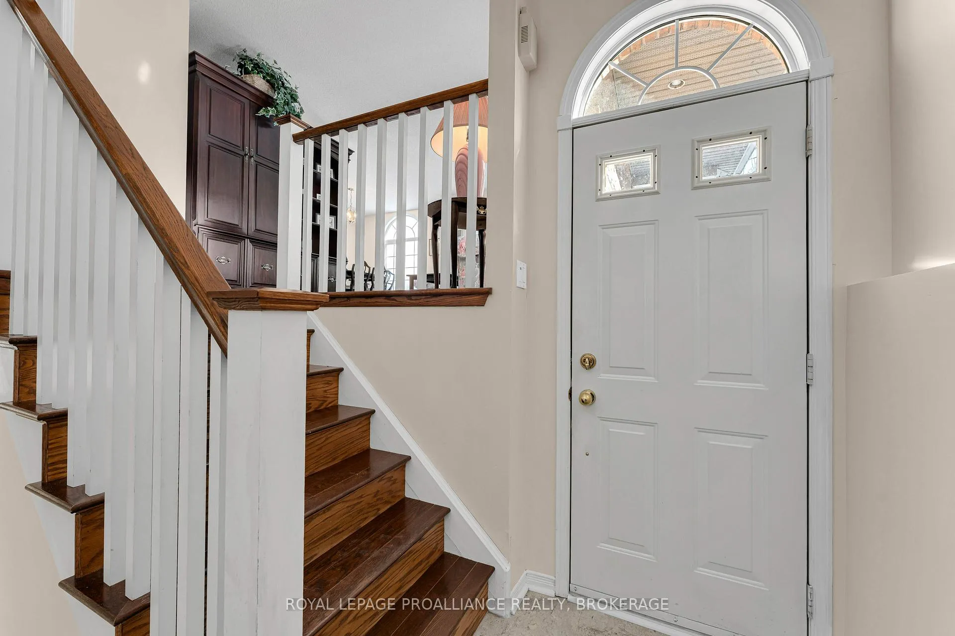 Photo 3 of 660 Roosevelt Drive, Kingston, City Southwest — HOMEH