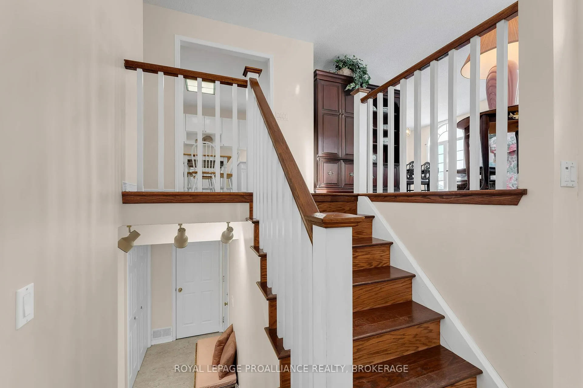 Photo 4 of 660 Roosevelt Drive, Kingston, City Southwest — HOMEH