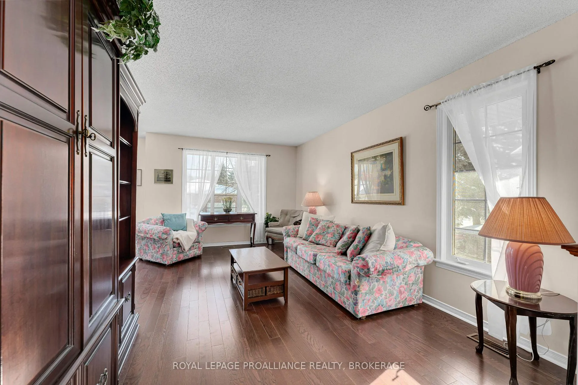 Photo 6 of 660 Roosevelt Drive, Kingston, City Southwest — HOMEH