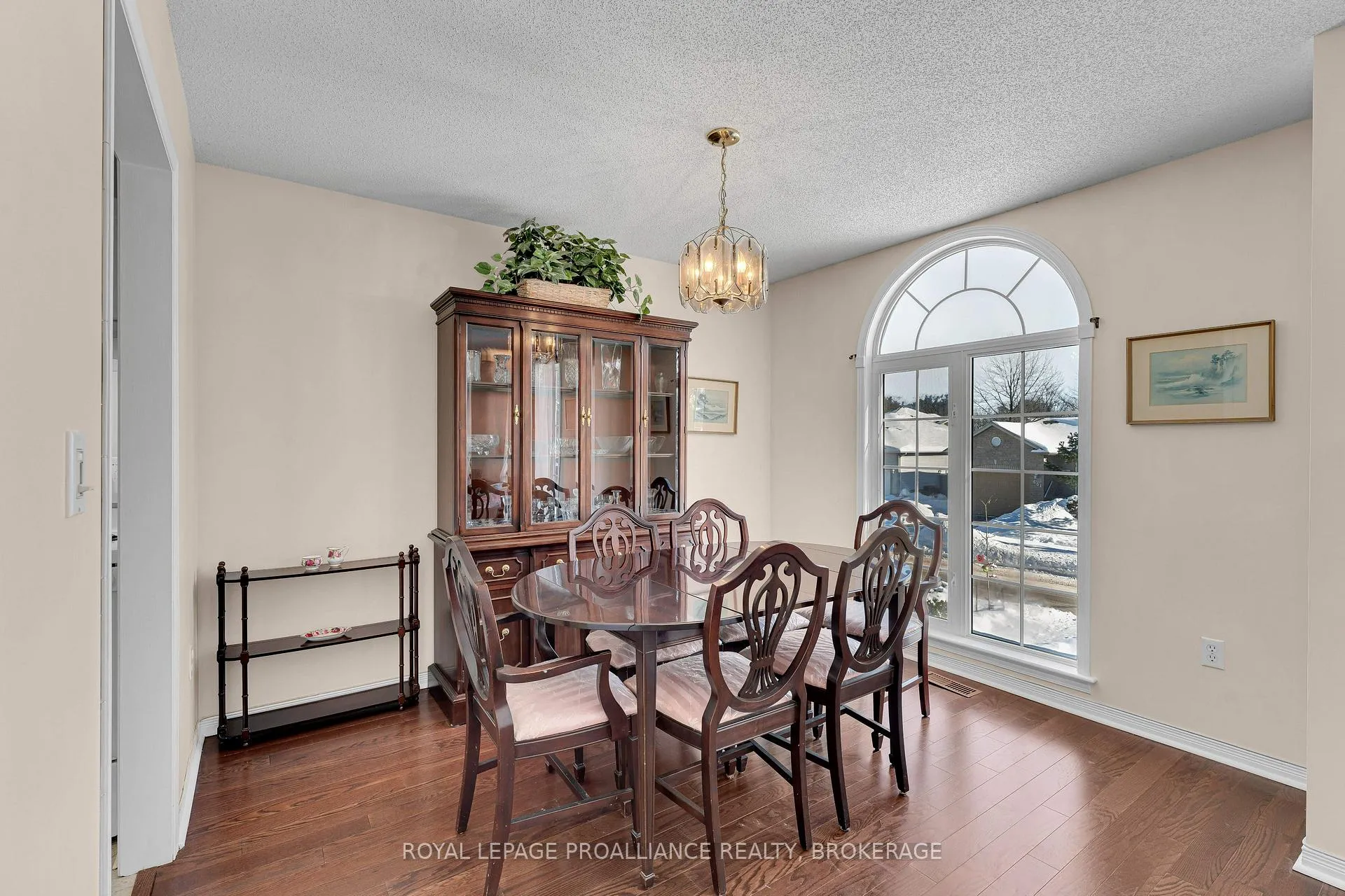 Photo 10 of 660 Roosevelt Drive, Kingston, City Southwest — HOMEH