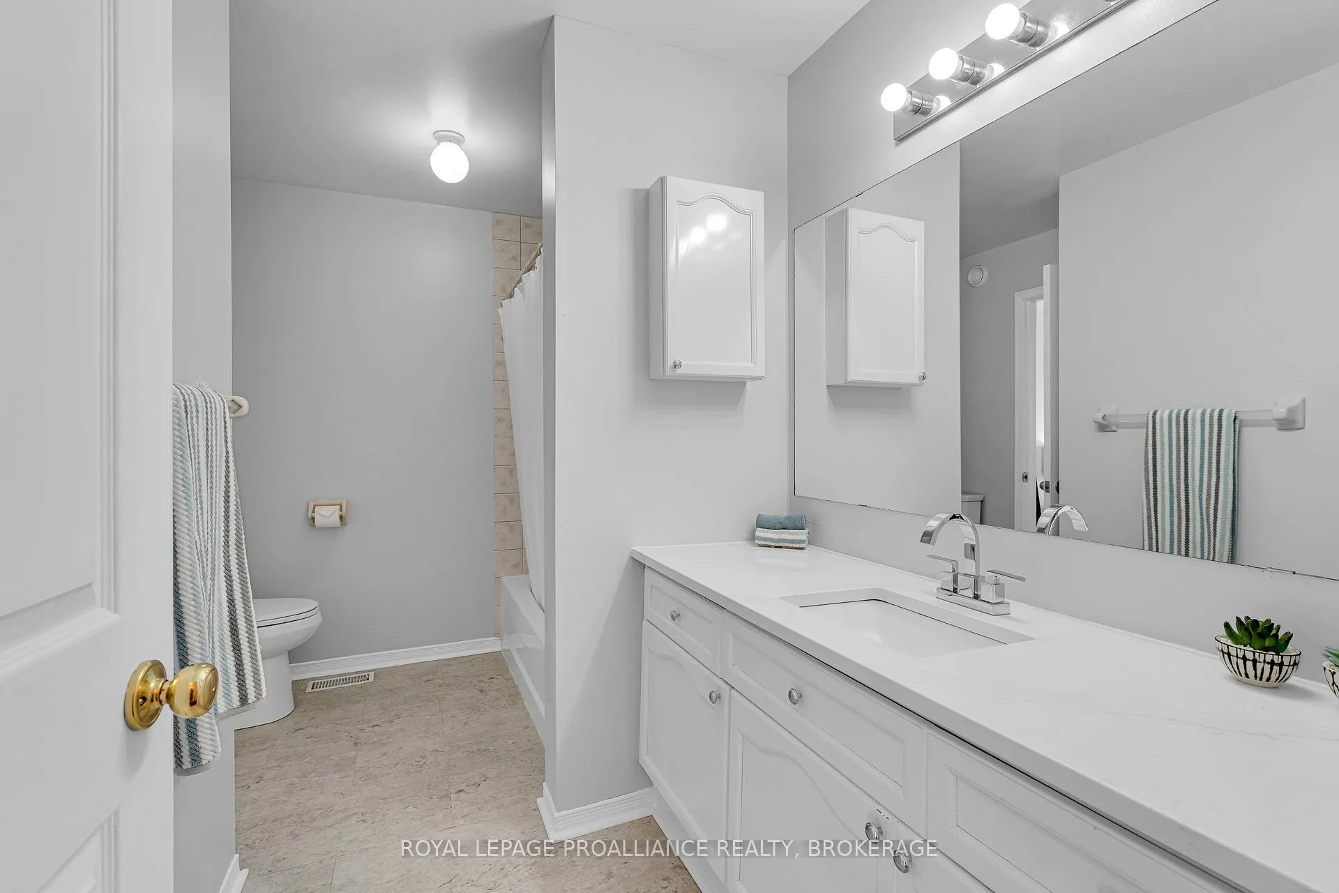 Photo 16 of 660 Roosevelt Drive, Kingston, City Southwest — HOMEH