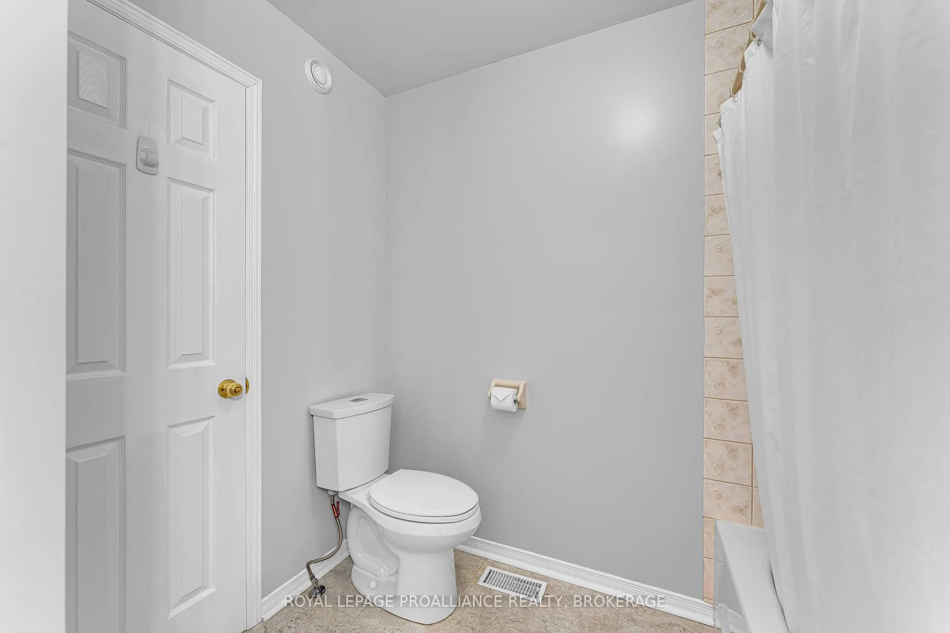 Photo 17 of 660 Roosevelt Drive, Kingston, City Southwest — HOMEH