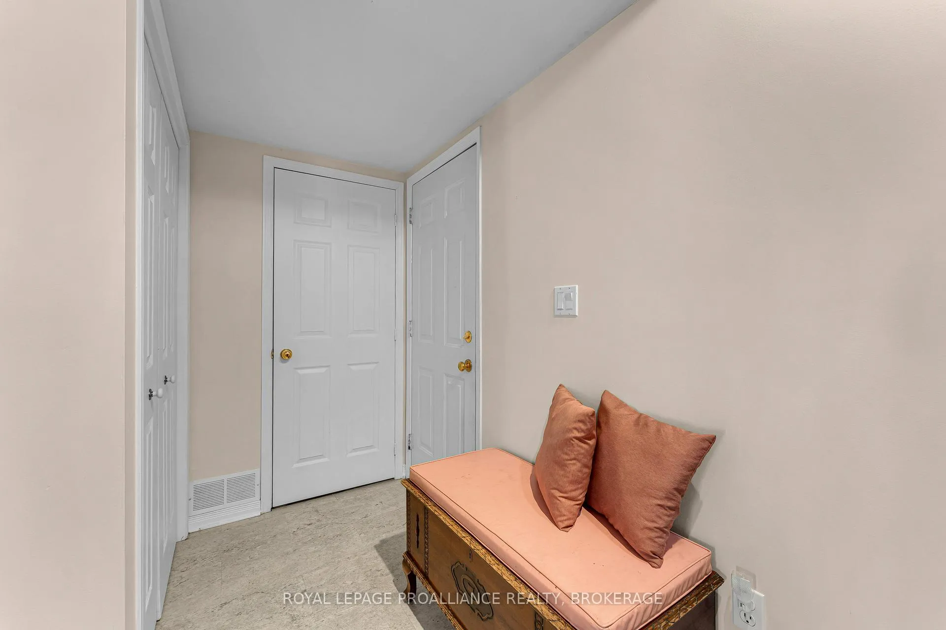 Photo 27 of 660 Roosevelt Drive, Kingston, City Southwest — HOMEH