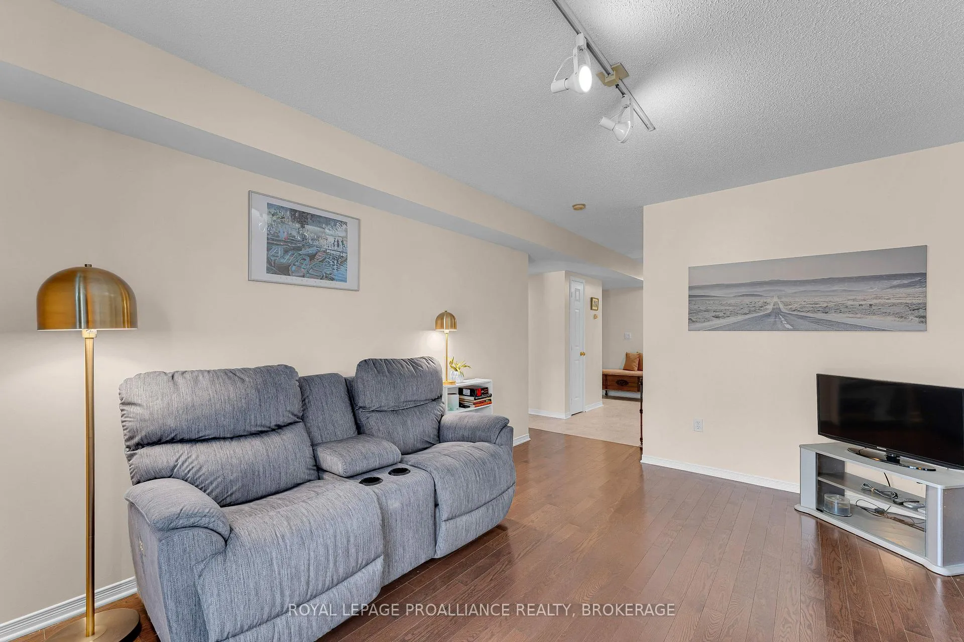 Photo 33 of 660 Roosevelt Drive, Kingston, City Southwest — HOMEH