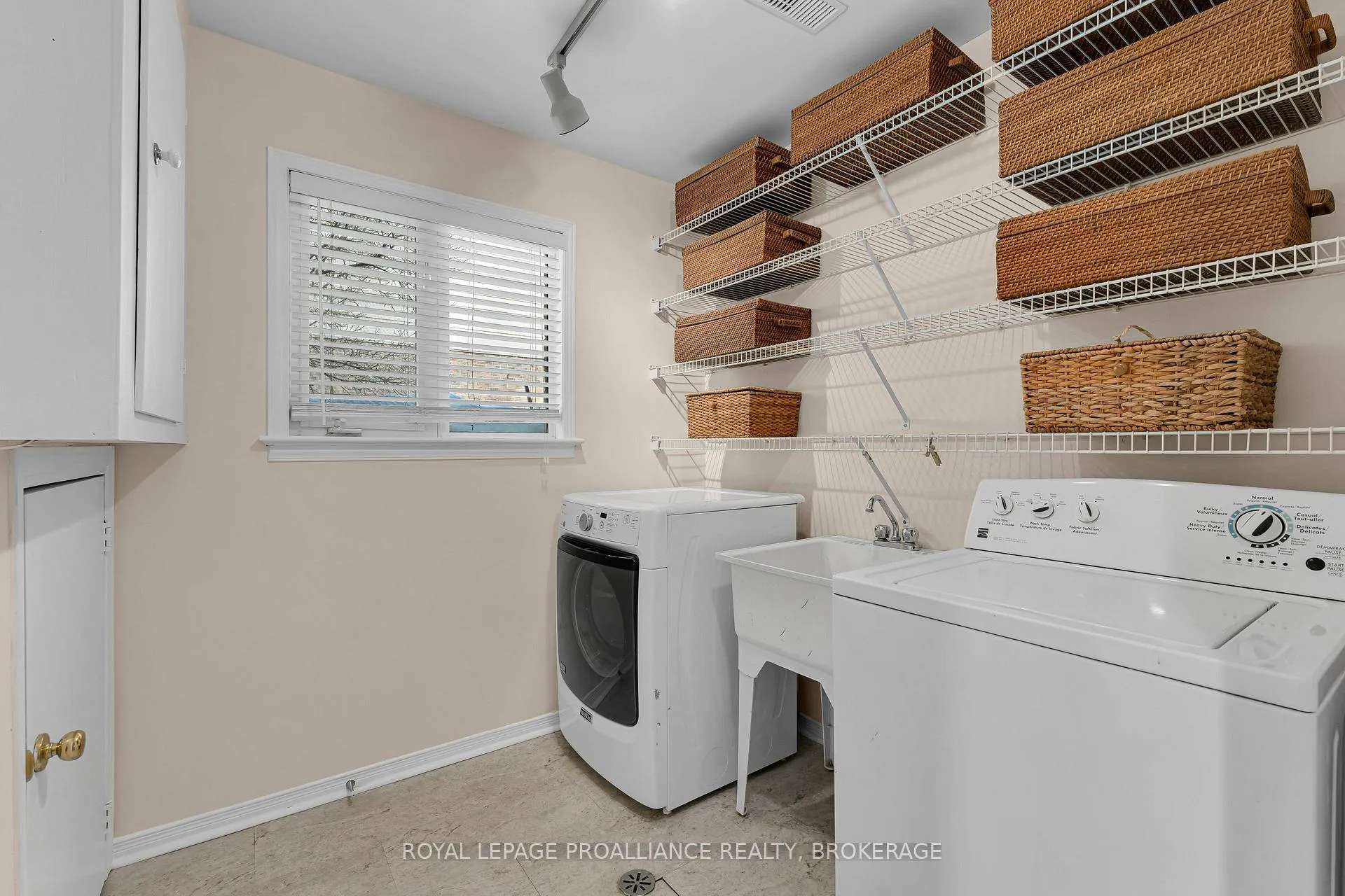 Photo 34 of 660 Roosevelt Drive, Kingston, City Southwest — HOMEH
