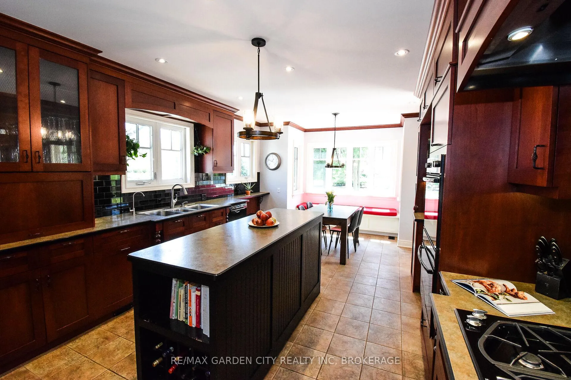 Photo 12 of 273 Canboro Road, Pelham, Fonthill — HOMEH