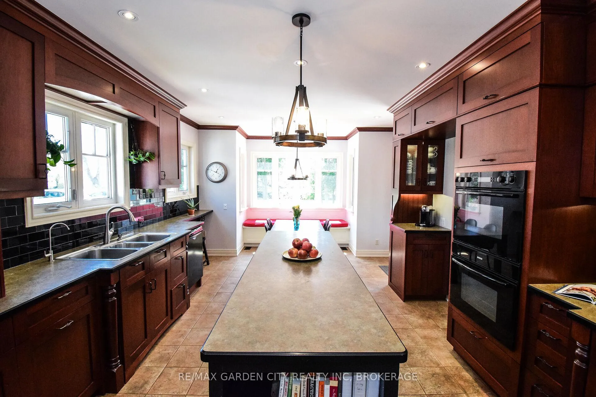 Photo 13 of 273 Canboro Road, Pelham, Fonthill — HOMEH