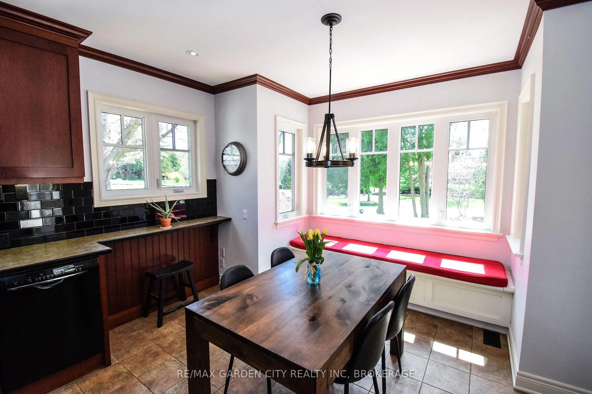 Photo 16 of 273 Canboro Road, Pelham, Fonthill — HOMEH