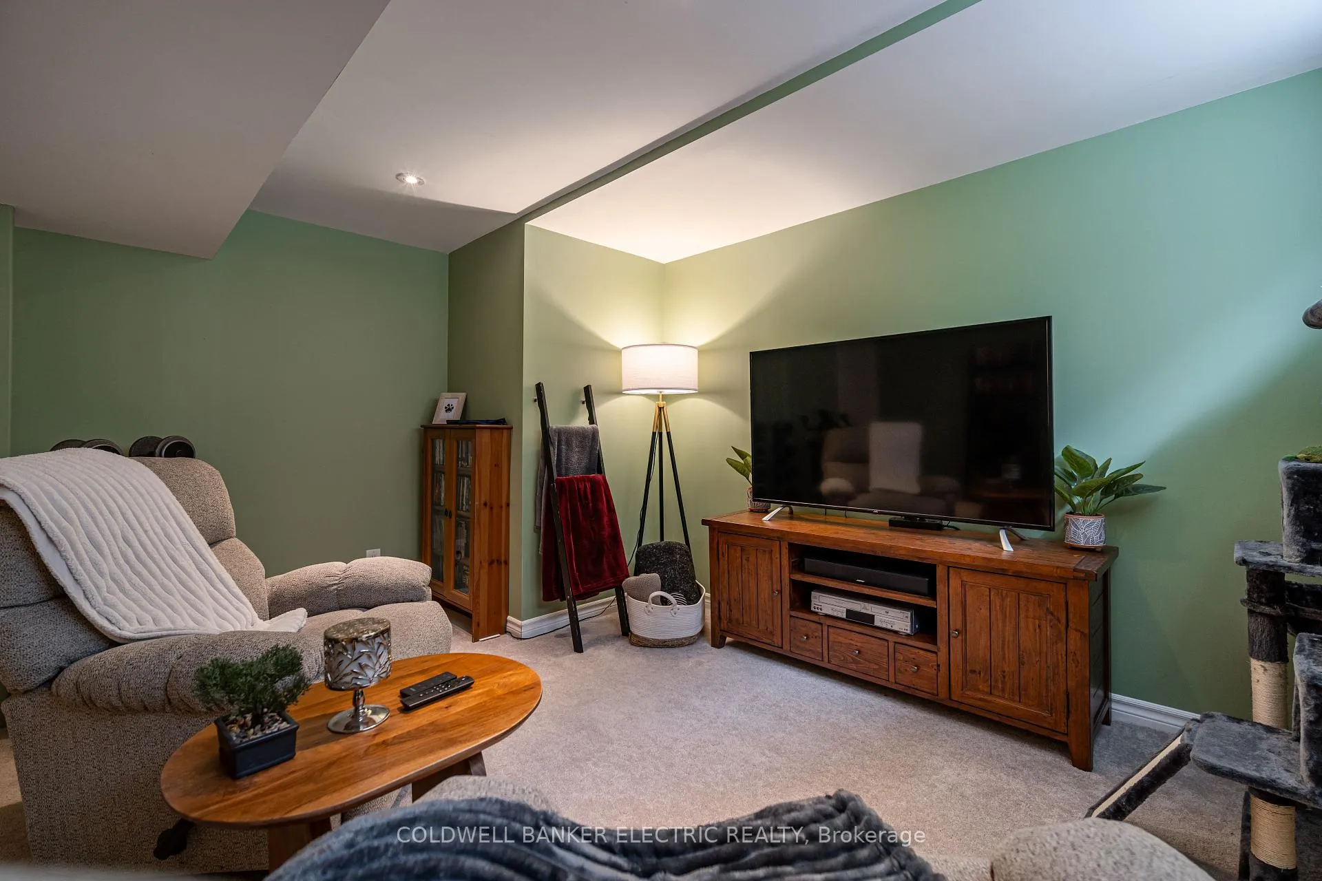 Photo 17 of Unit 14, 740 Chamberlain Street, Peterborough, Otonabee Ward 1 — HOMEH