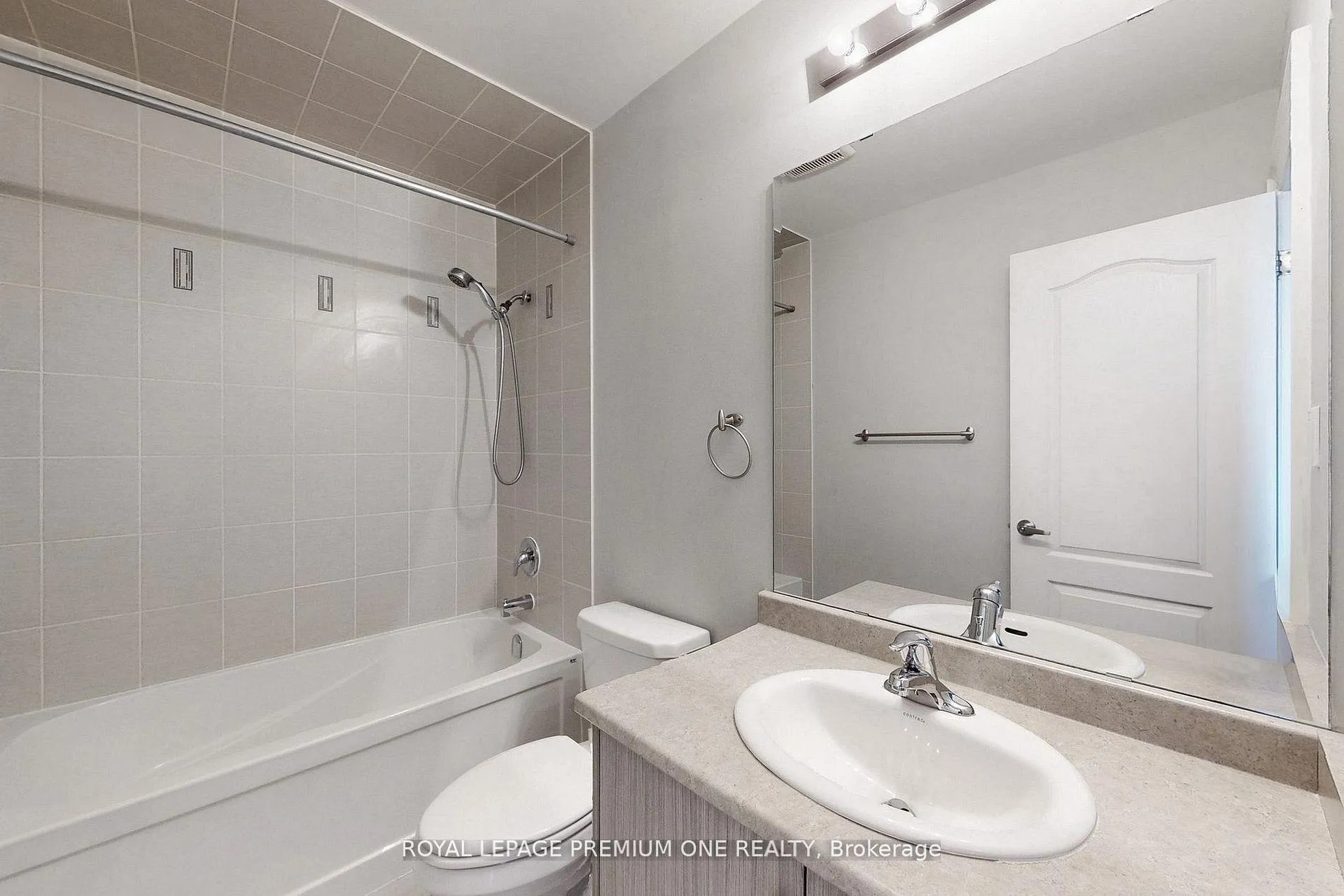 Photo 17 of 71 Dryden Way, Etobicoke, Willowridge-Martingrove-Richview — HOMEH