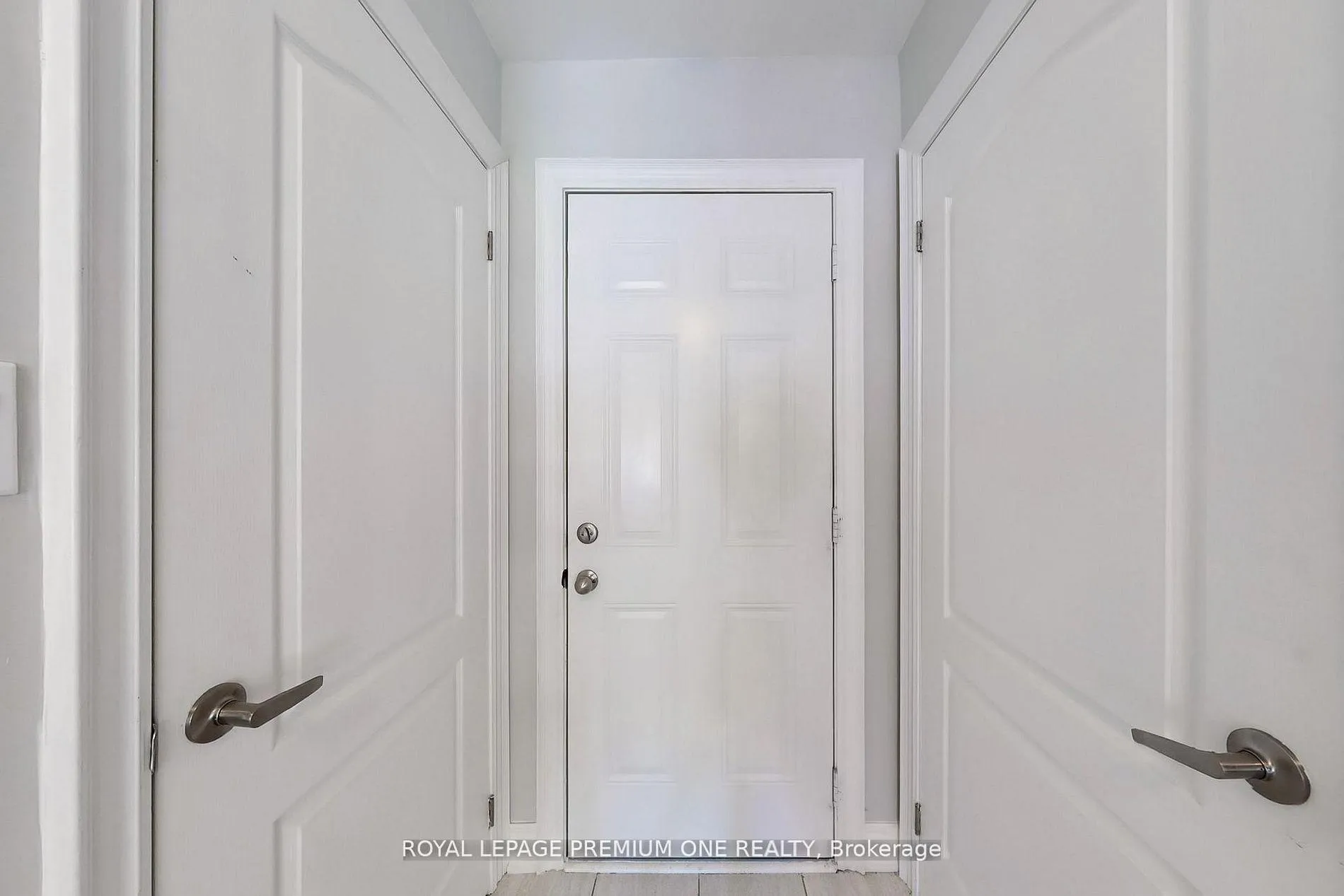 Photo 20 of 71 Dryden Way, Etobicoke, Willowridge-Martingrove-Richview — HOMEH