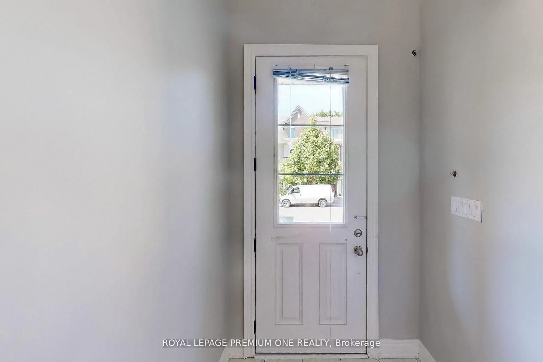 Photo 25 of 71 Dryden Way, Etobicoke, Willowridge-Martingrove-Richview — HOMEH