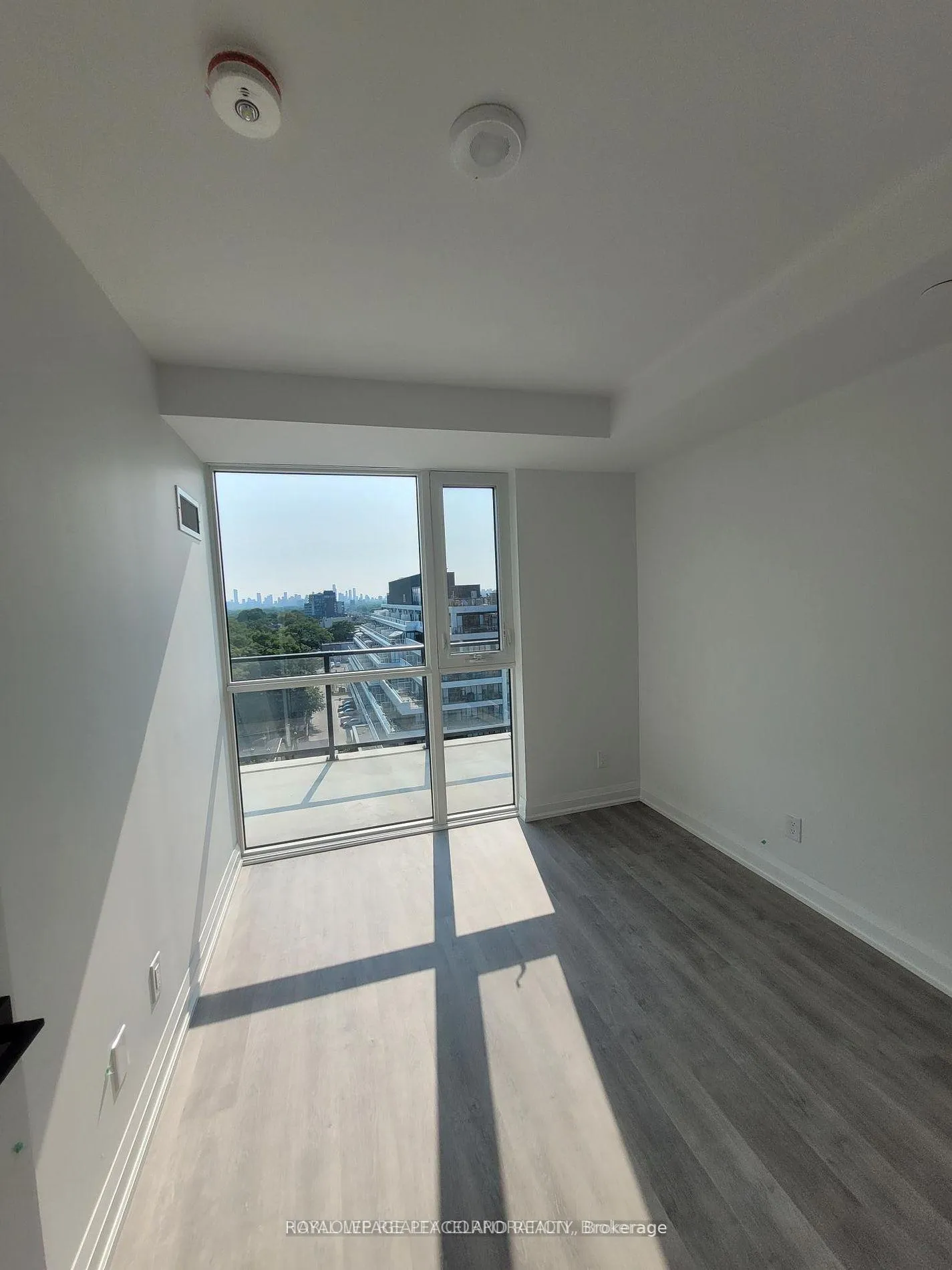 Photo 7 of Unit 911, 2369 Danforth Avenue, Toronto, East End-Danforth — HOMEH