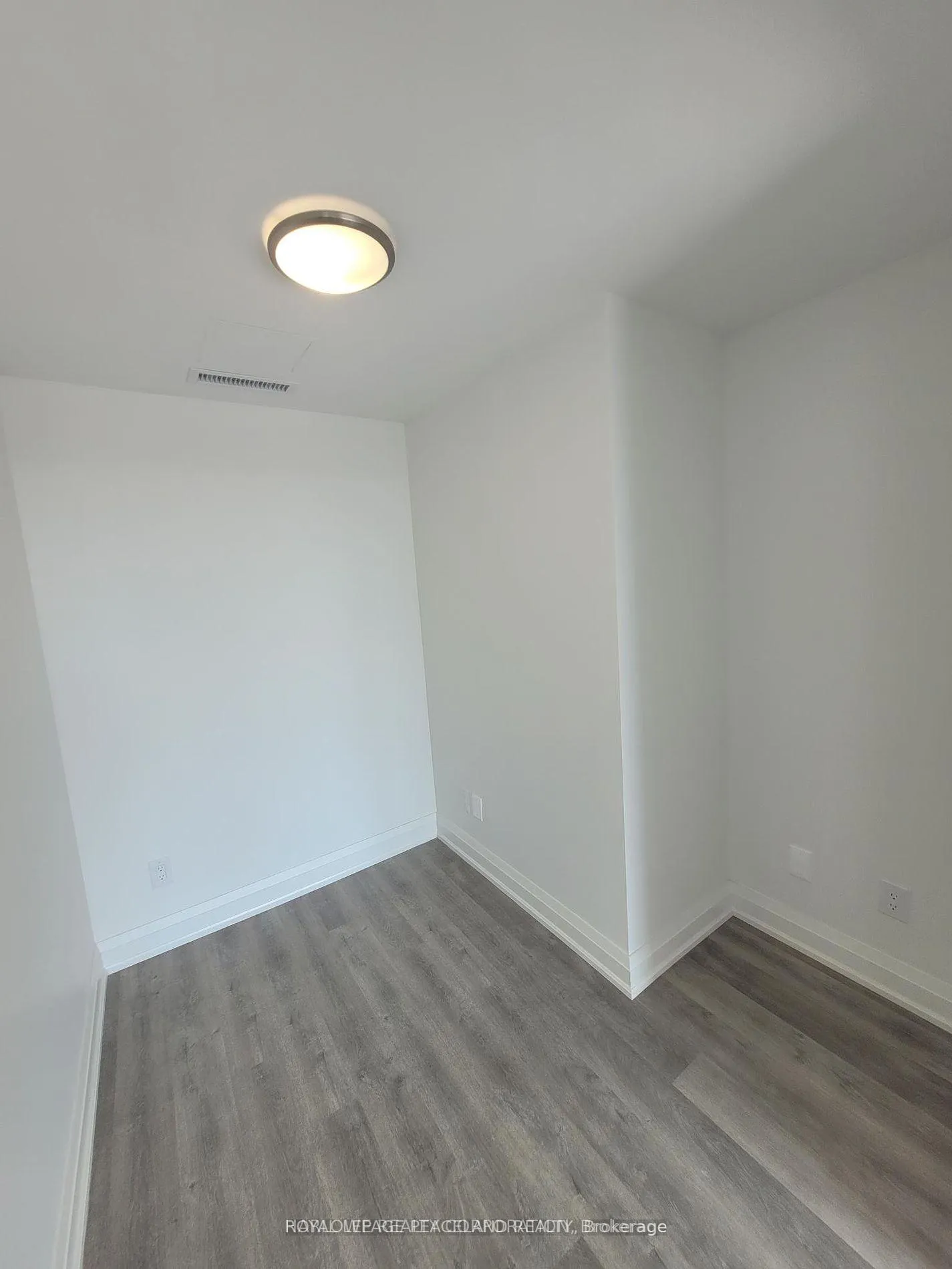 Photo 10 of Unit 911, 2369 Danforth Avenue, Toronto, East End-Danforth — HOMEH