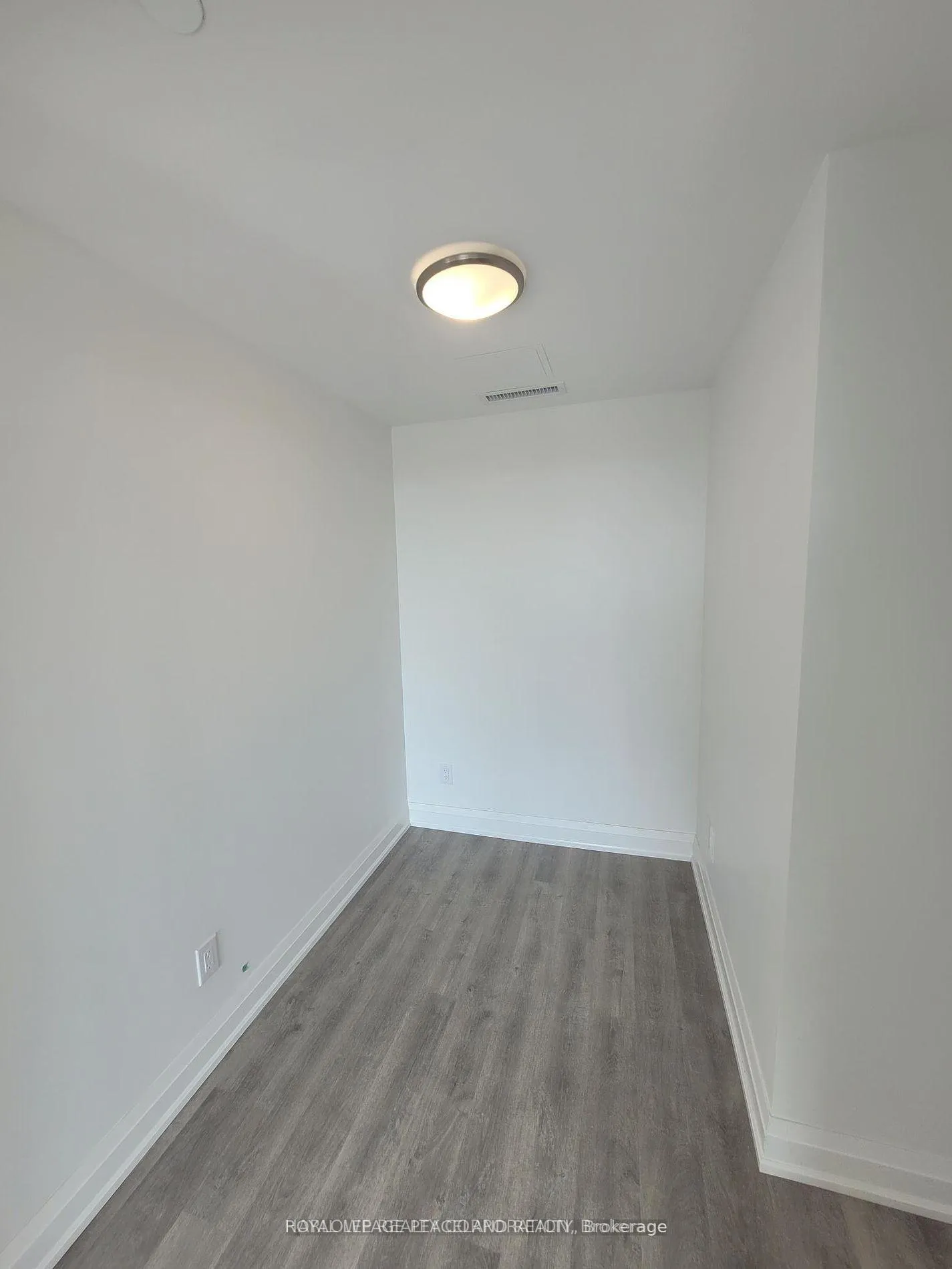 Photo 14 of Unit 911, 2369 Danforth Avenue, Toronto, East End-Danforth — HOMEH