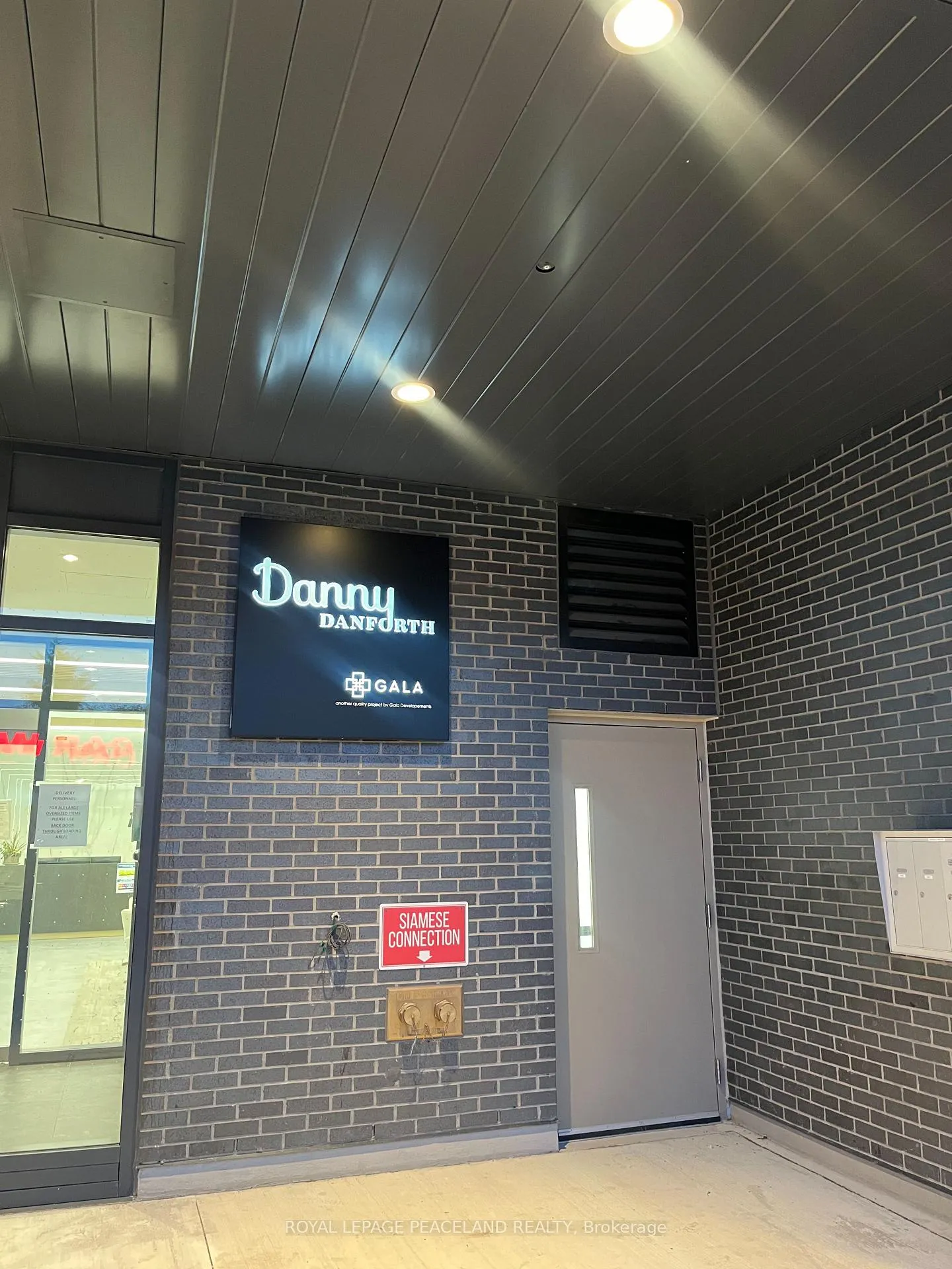 Photo 18 of Unit 911, 2369 Danforth Avenue, Toronto, East End-Danforth — HOMEH