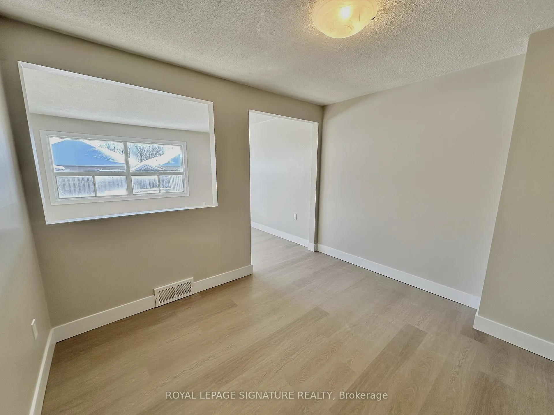 Photo 6 of Unit B, 107 Endicott Terrace, Welland, Prince Charles — HOMEH