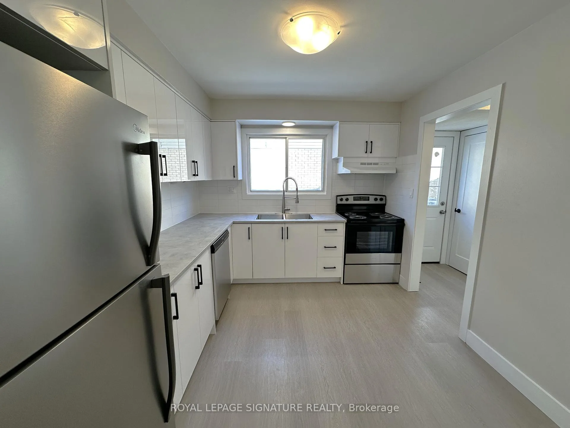 Photo 9 of Unit B, 107 Endicott Terrace, Welland, Prince Charles — HOMEH