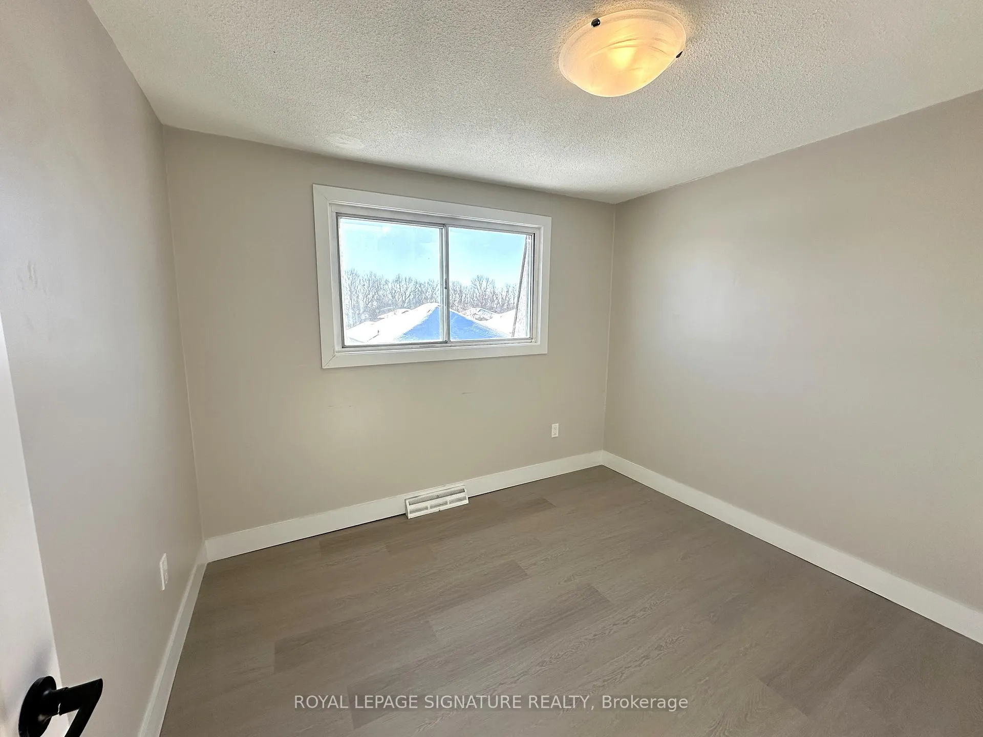 Photo 11 of Unit B, 107 Endicott Terrace, Welland, Prince Charles — HOMEH